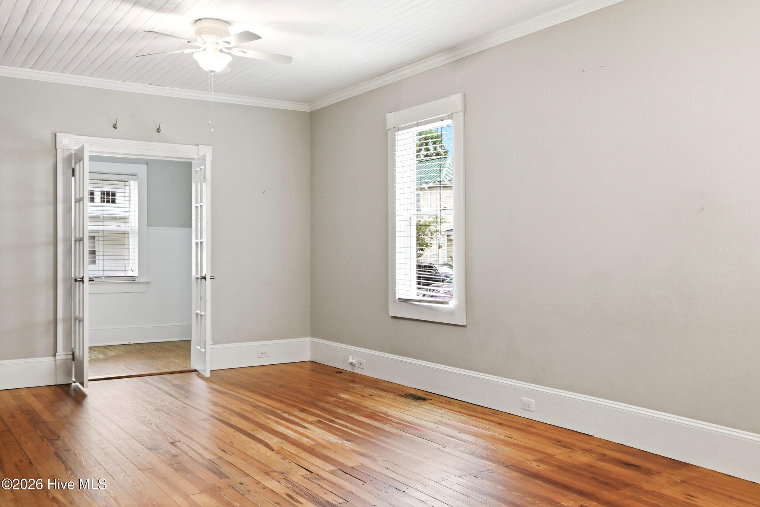 Single Family Residence at 307 Avenue B, New Bern, NC 28560, photo 11 of 55
