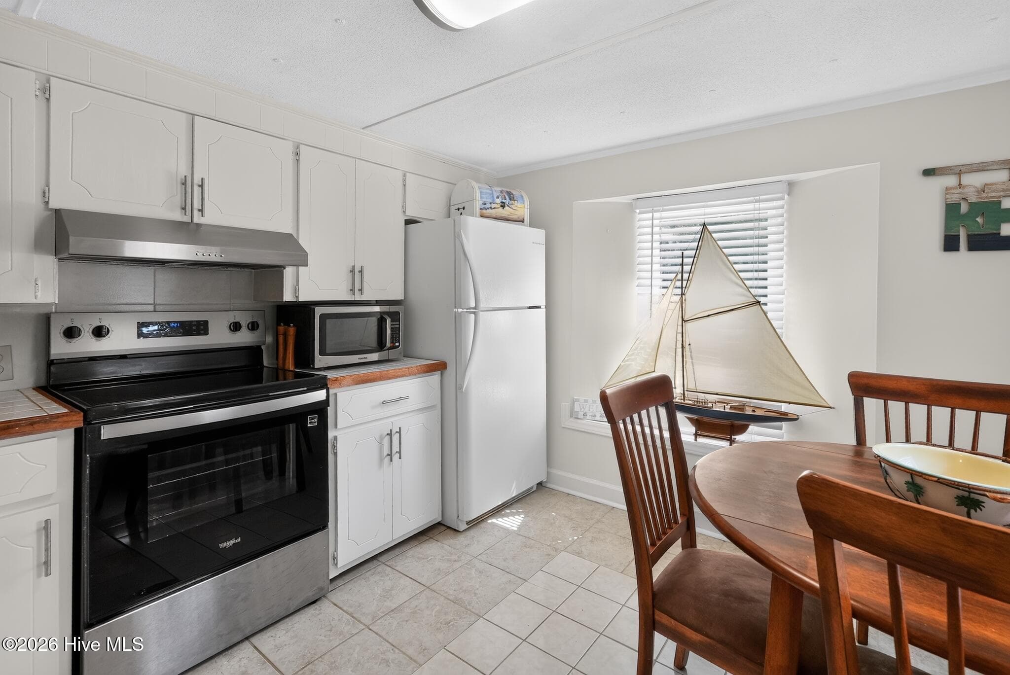 Manufactured Home at 1742 Hideaway Road SW, Ocean Isle Beach, NC 28469, photo 15 of 34