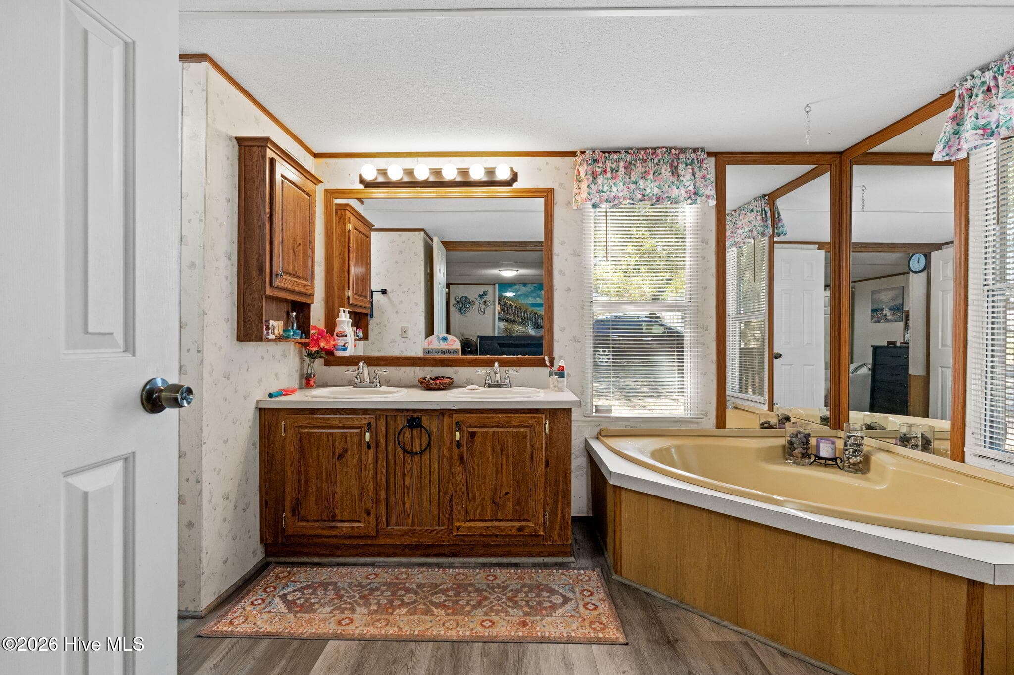 Manufactured Home at 2882 Six Pence Drive SW, Supply, NC 28462, Supply, photo 17 of 44
