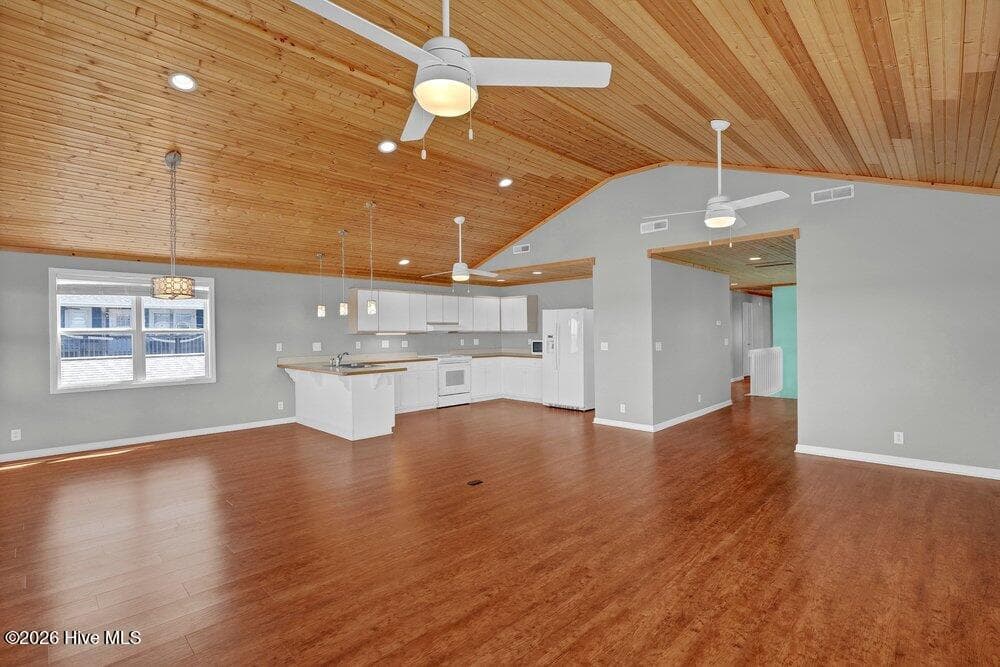 Single Family Residence at 712 Channel Boulevard, Topsail Beach, NC 28445, photo 15 of 62