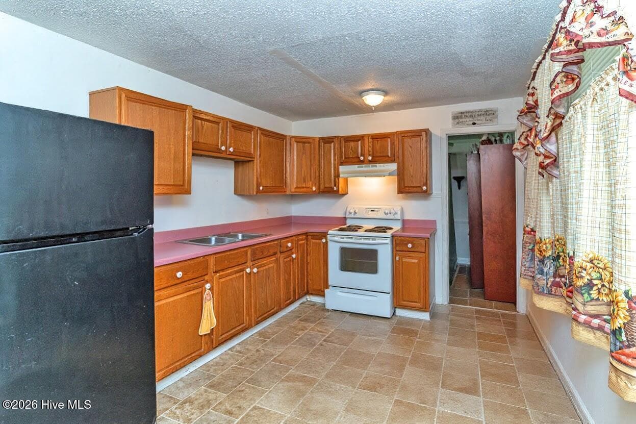Single Family Residence at 302 Nelson Drive, Goldsboro, NC 27534, photo 8 of 38