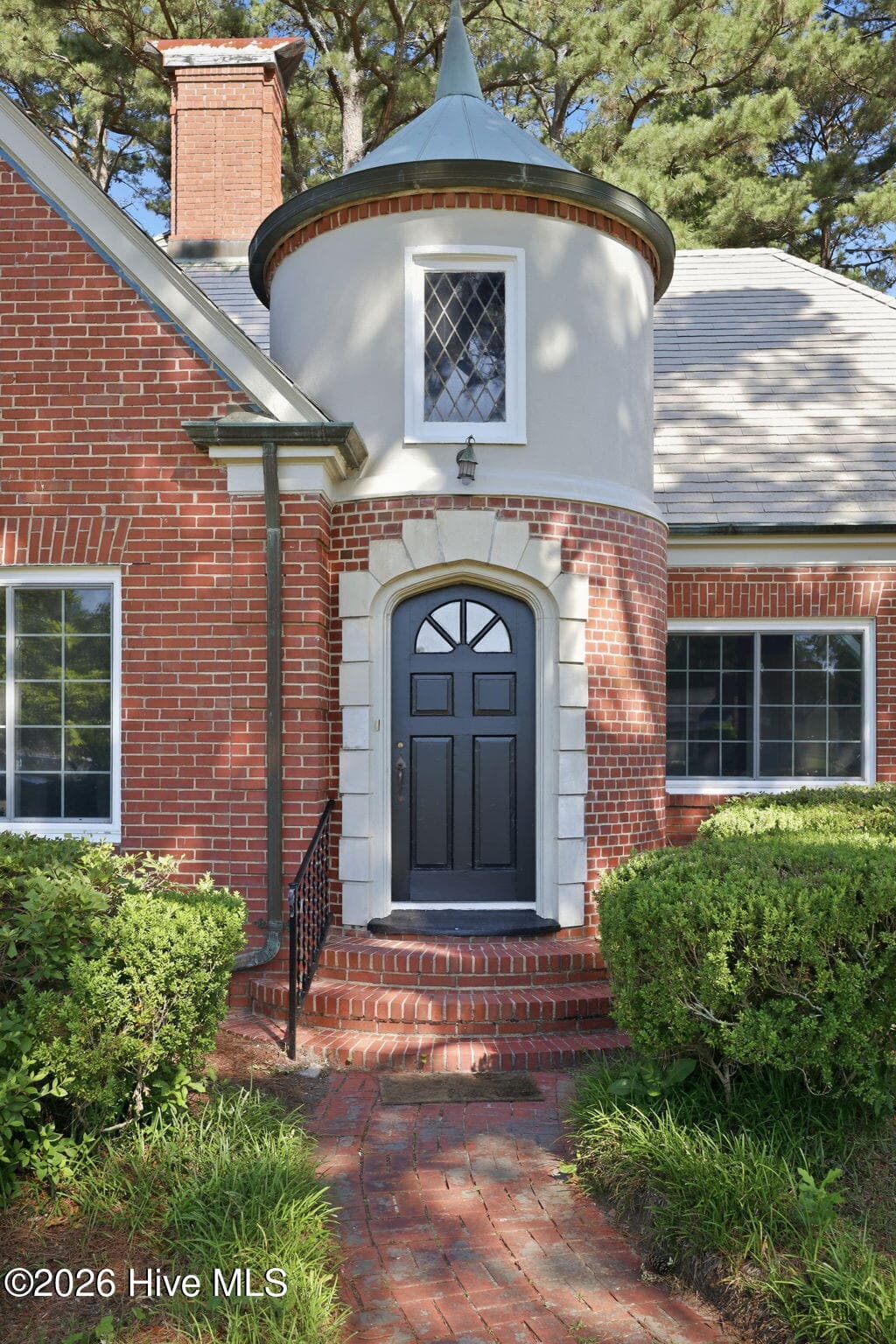 Single Family Residence at 1108 Summit Avenue, Washington, NC 27889, photo 2 of 49