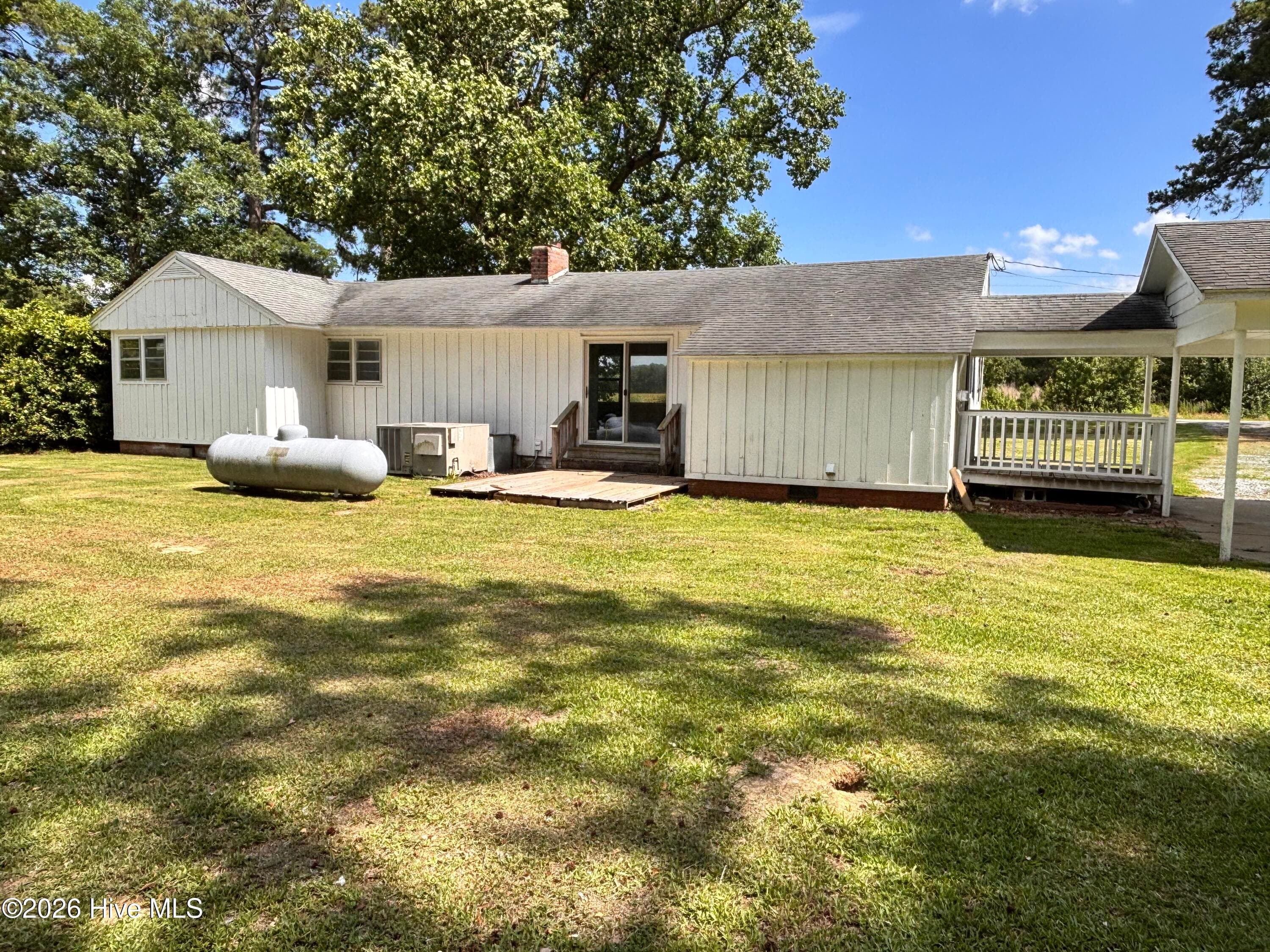 Single Family Residence at 735 Faison Highway, Clinton, NC 28328, photo 5 of 24