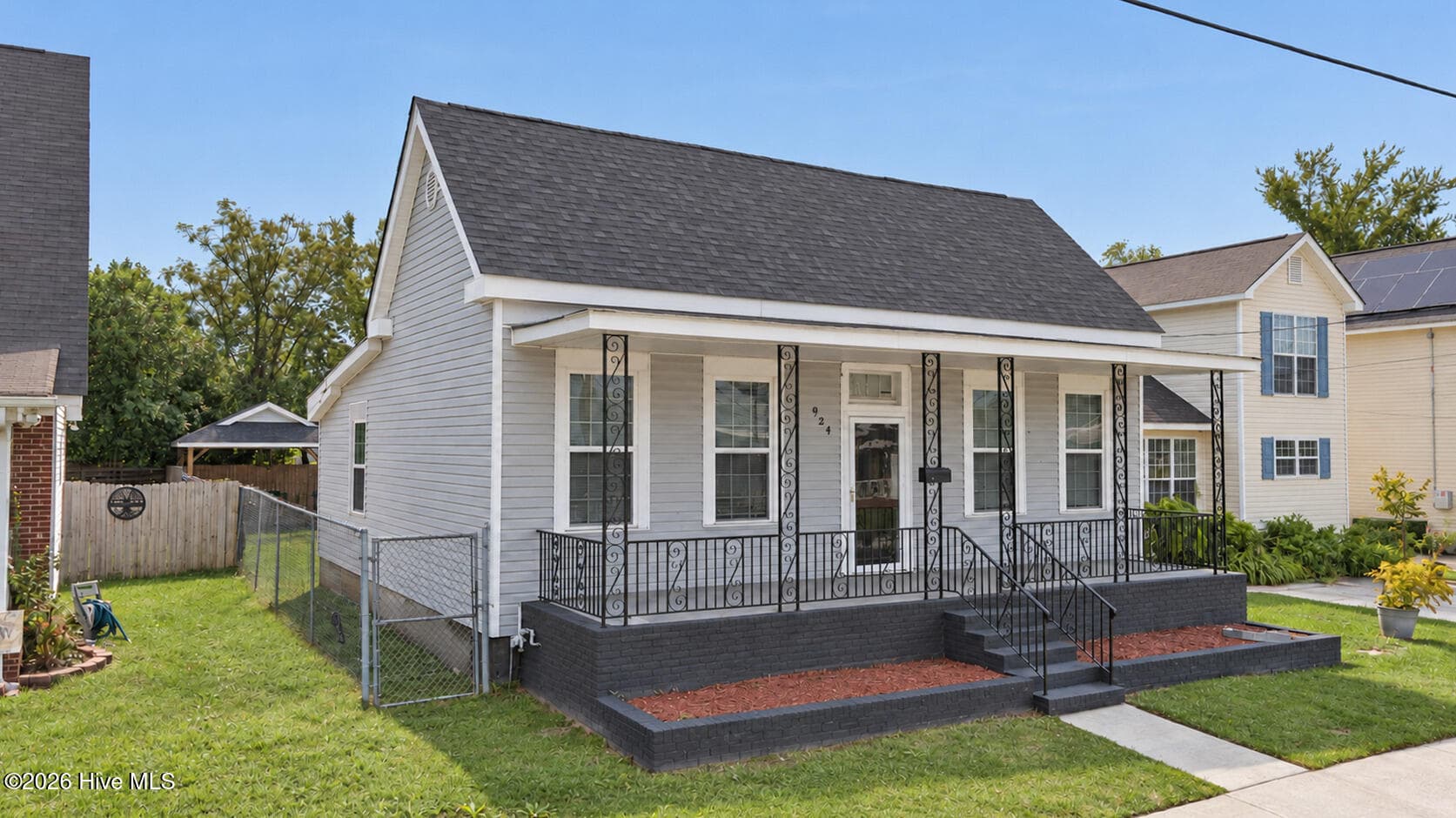 Single Family Residence at 924 Barnes Street, Augusta, GA 30901, photo 2 of 30