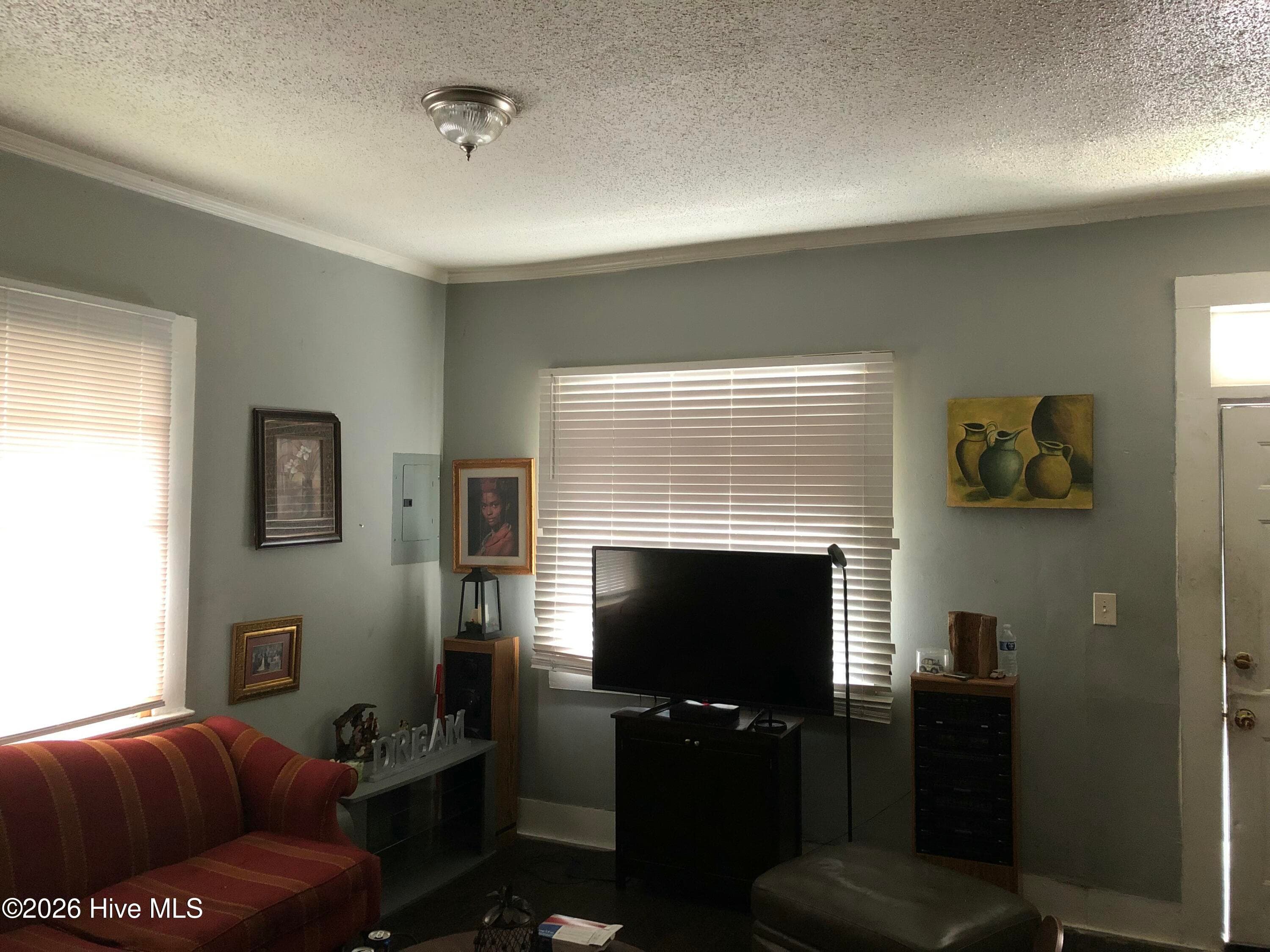 Single Family Residence at 102 S 11th Street, Wilmington, NC 28401, photo 4 of 12