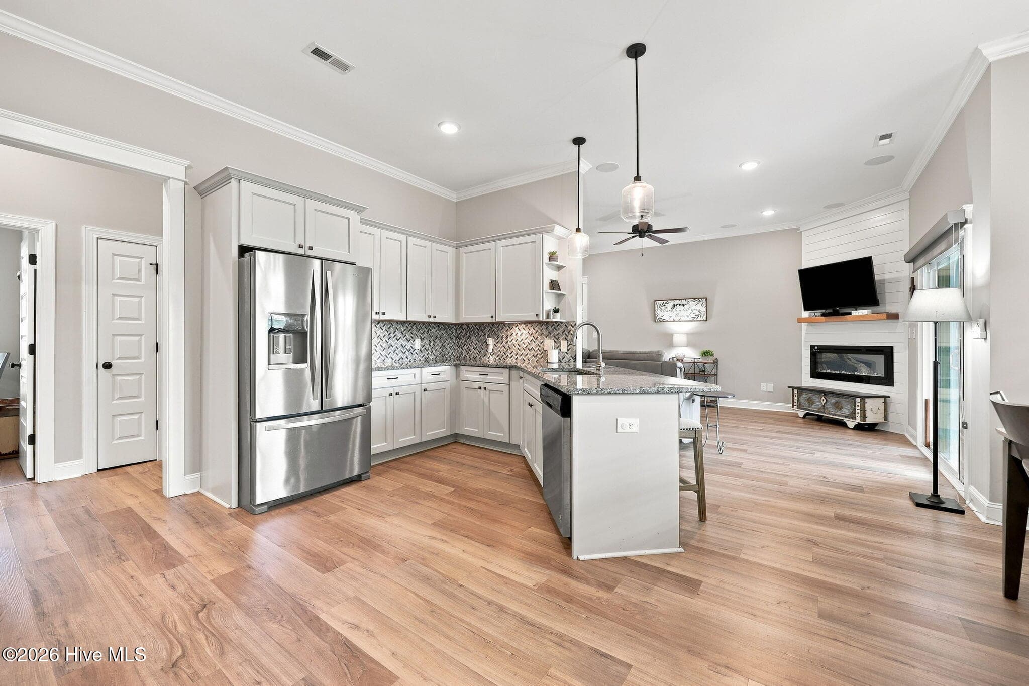 Large kitchen with granite countertops - 2212 Marinwood Court, Greenville, NC 27834