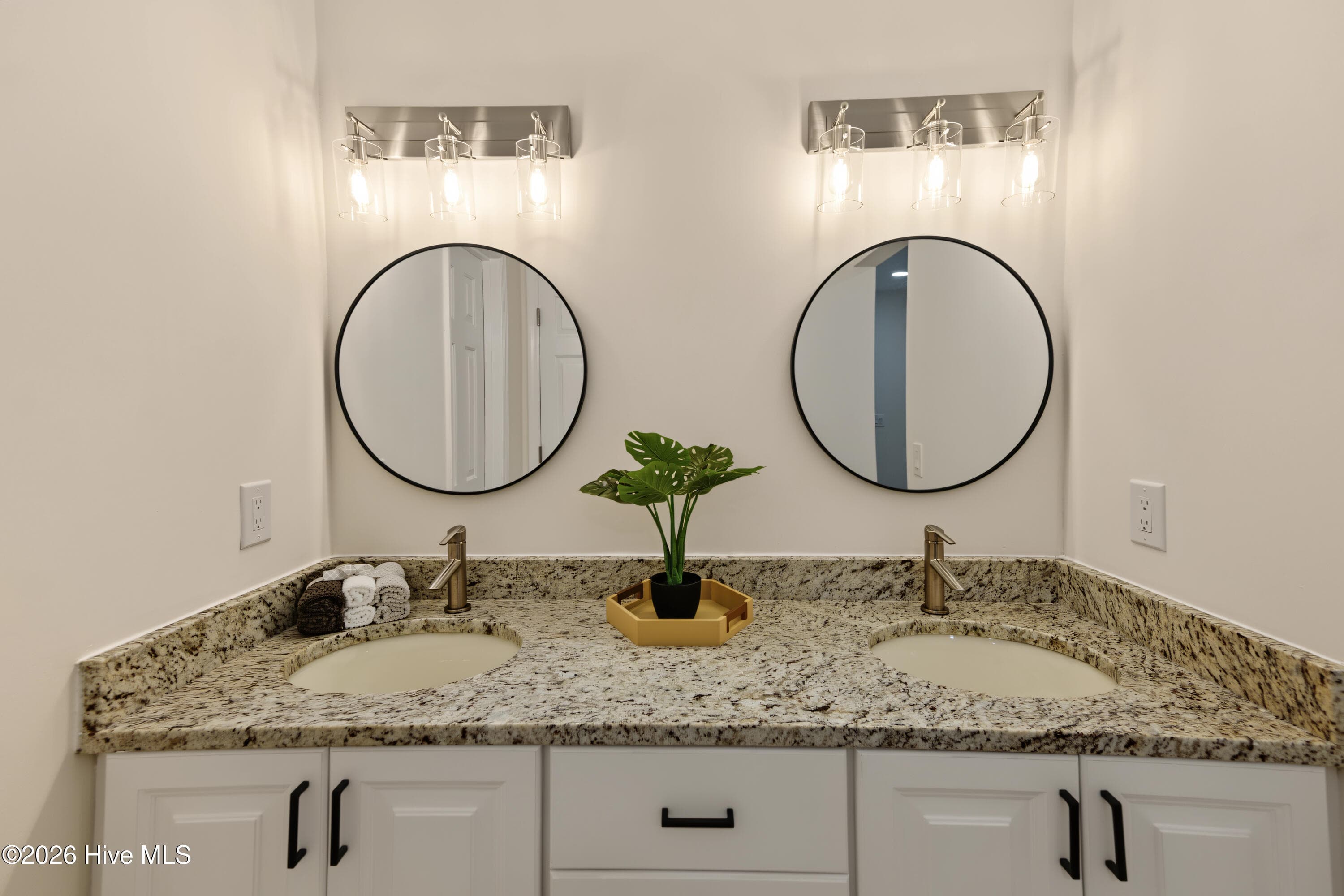 Master bathroom - 690 Fairway Drive E, Sunset Beach, NC 28468