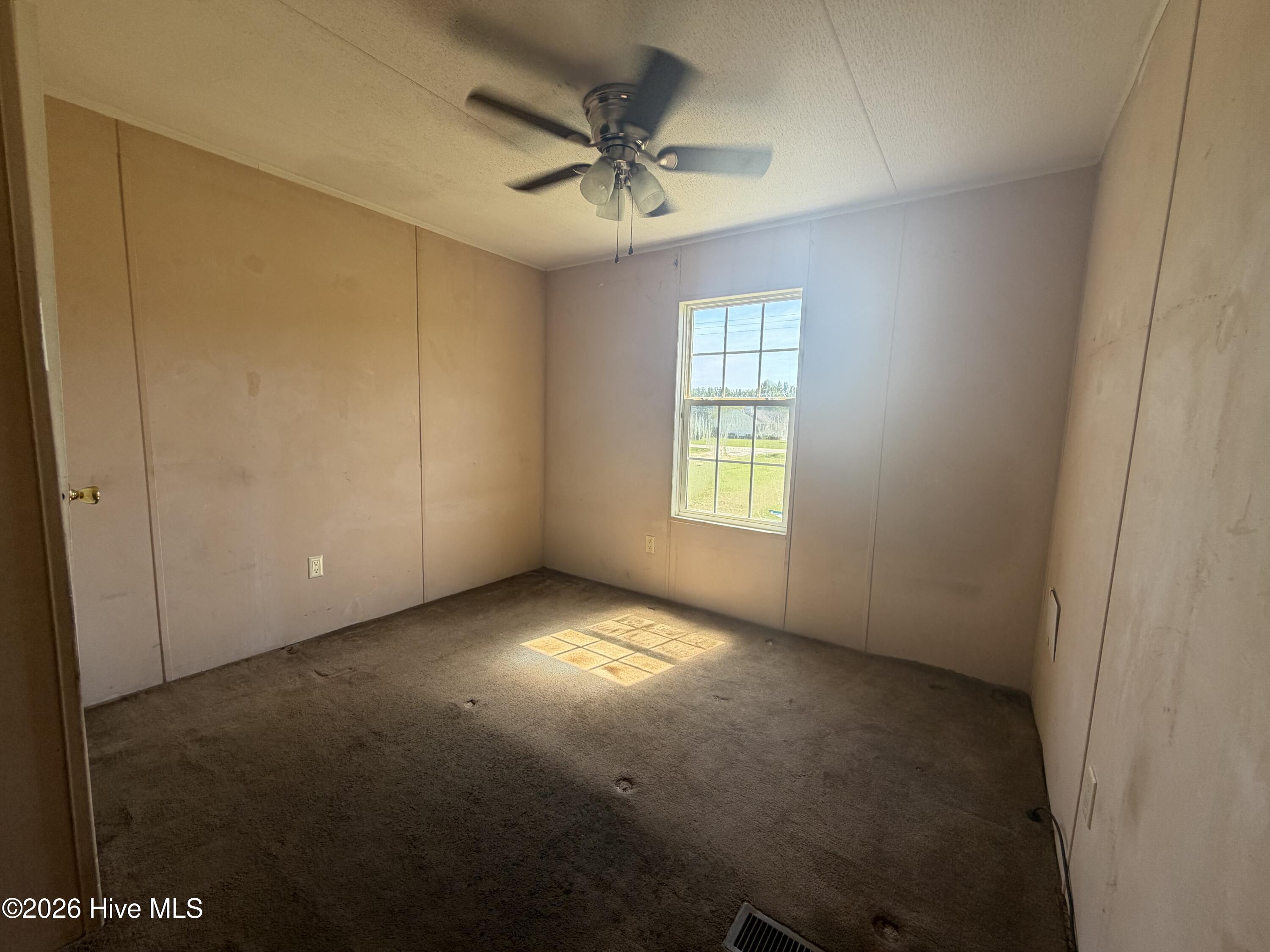 Manufactured Home at 2976 Bynum Farm Road, Pinetops, NC 27864, photo 19 of 23