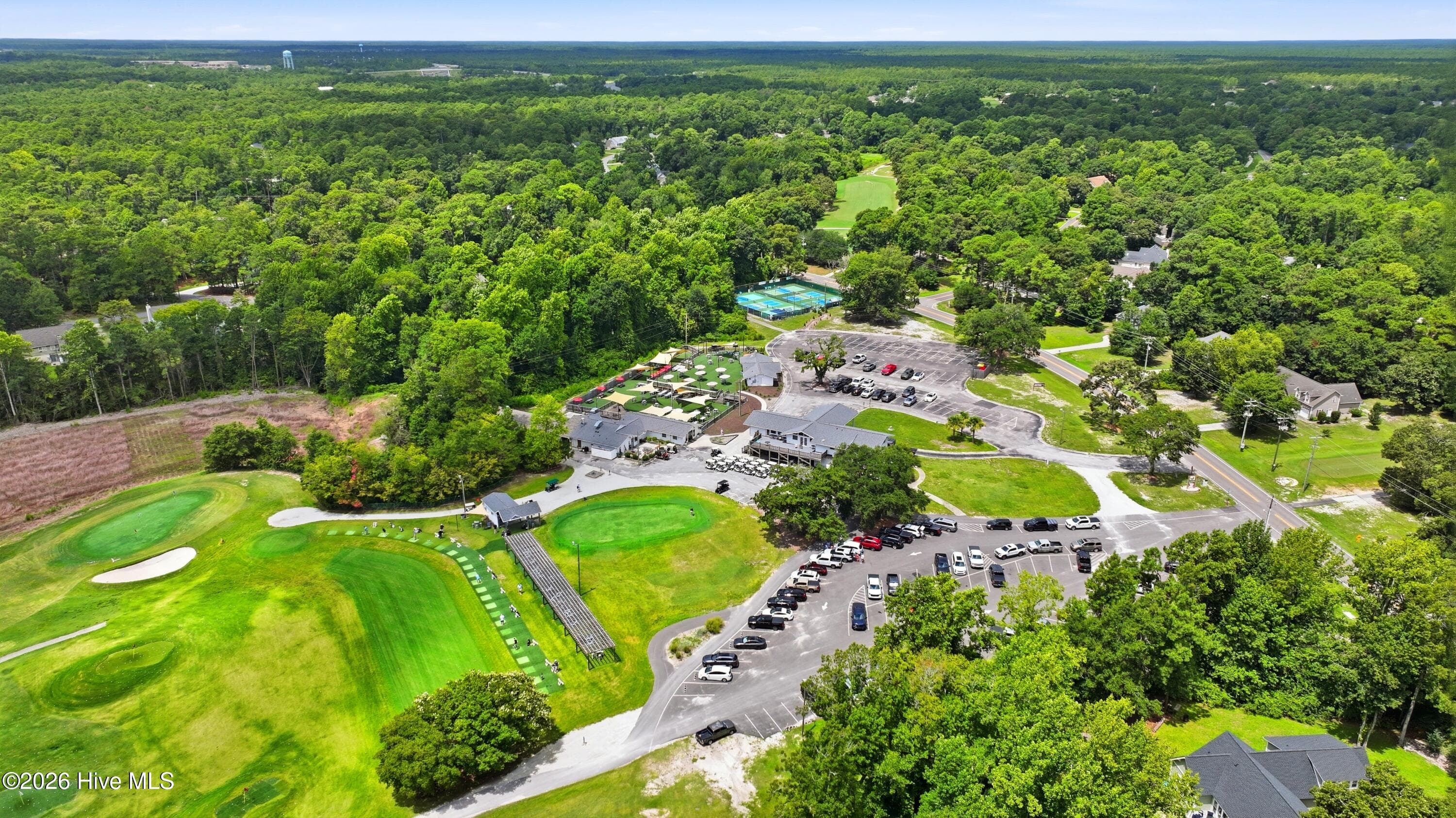 Ironclad Golf, Pickleball & Beer Garden - 100 Hickory Circle, Hampstead, NC 28443