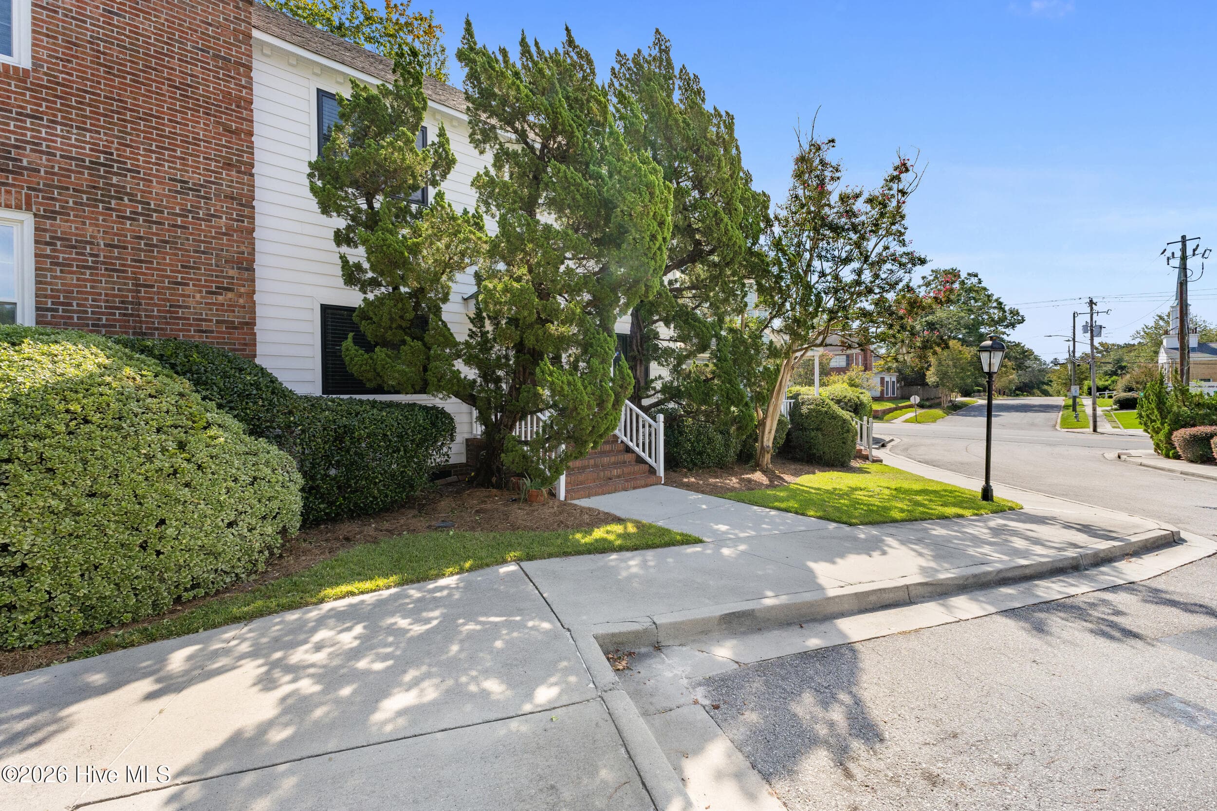 Townhouse at 4 St Marys Place, Wilmington, NC 28403, photo 5 of 33