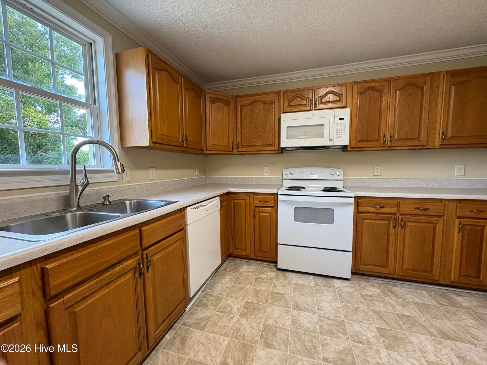 Plenty of cabinet space - 2992 Market St Ex Ext, Washington, NC 27889