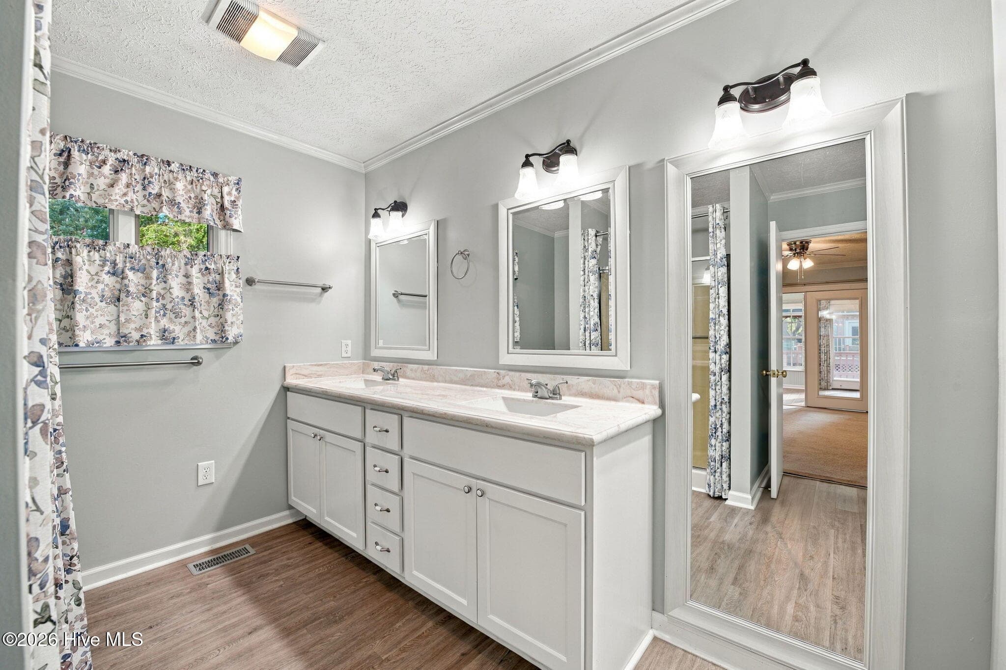 Single Family Residence at 6207 Gondolier Drive, New Bern, NC 28560, photo 19 of 49