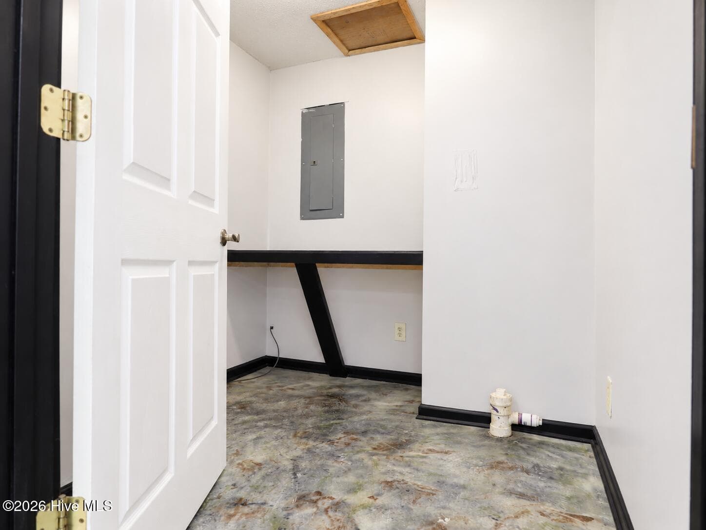 Work room with table and utilities - 3133 Vass-carthage Road, Carthage, NC 28327