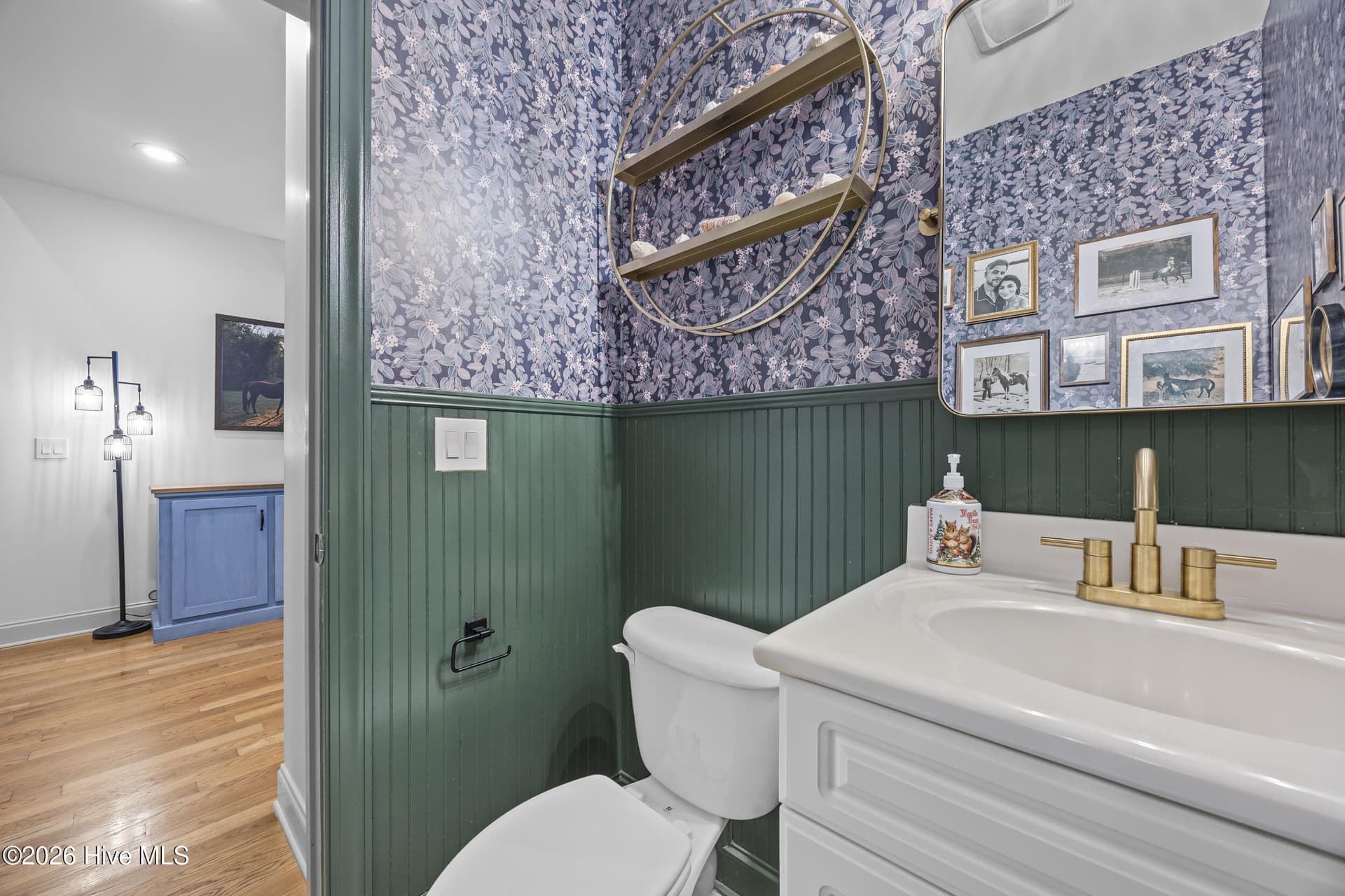 Powder Room - 322 Lockerby Lane, Wilmington, NC 28411