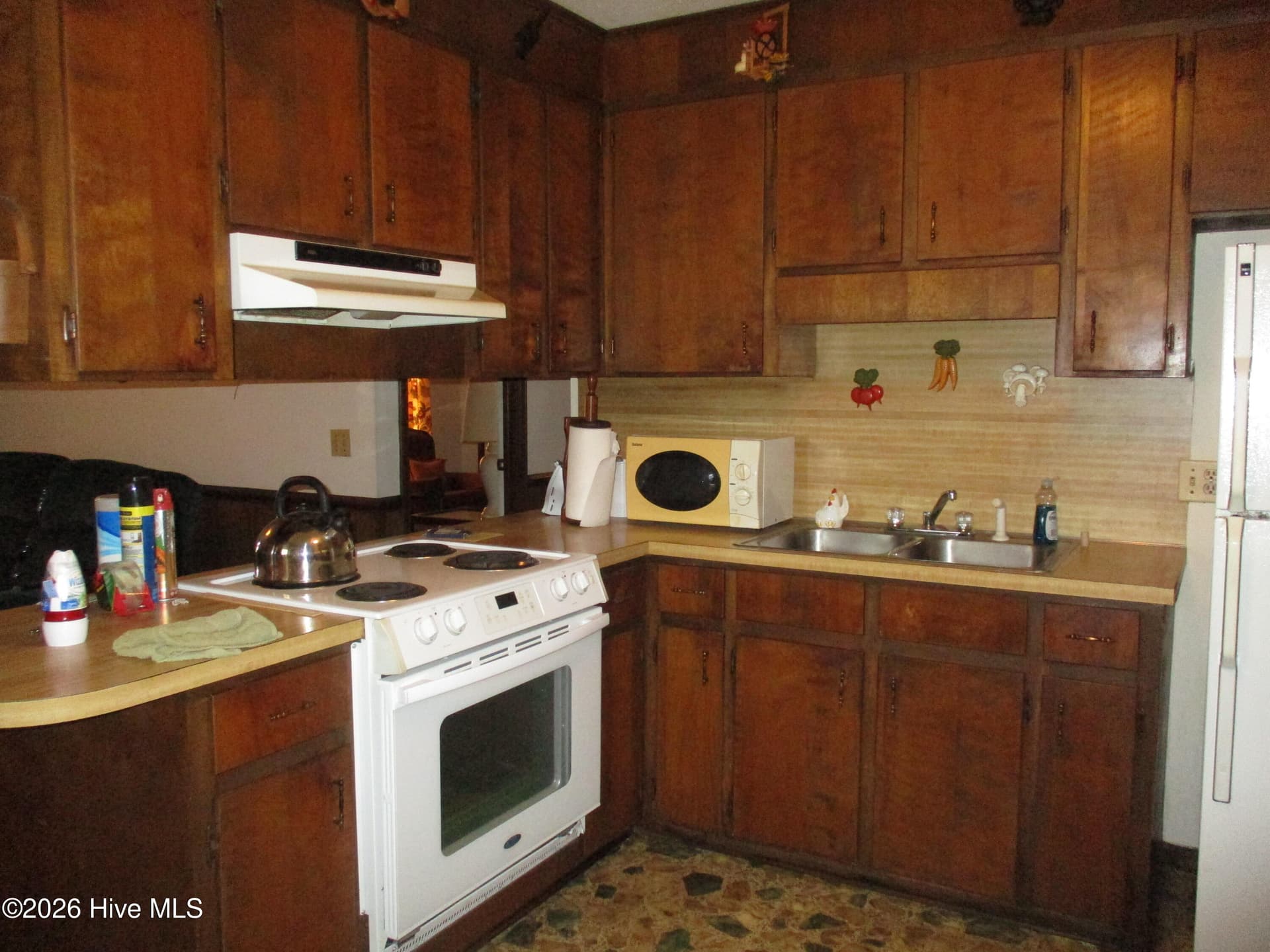 Kitchen 1 - 3344 Neuse Road, Kinston, NC 28501