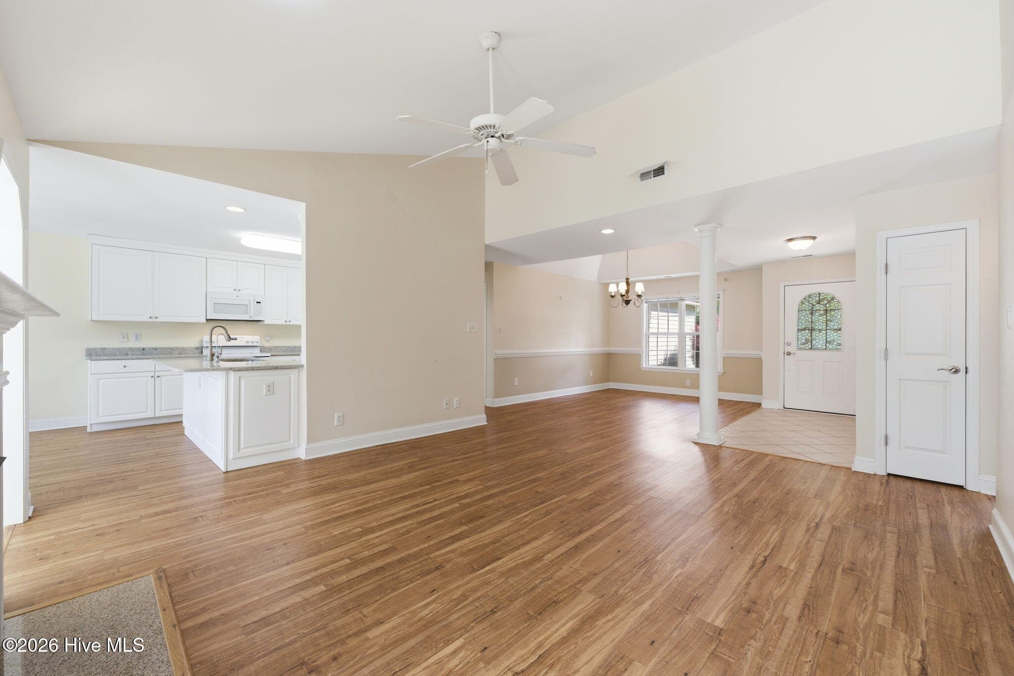 Single Family Residence at 1007 Barkentine Drive, New Bern, NC 28560, photo 10 of 60