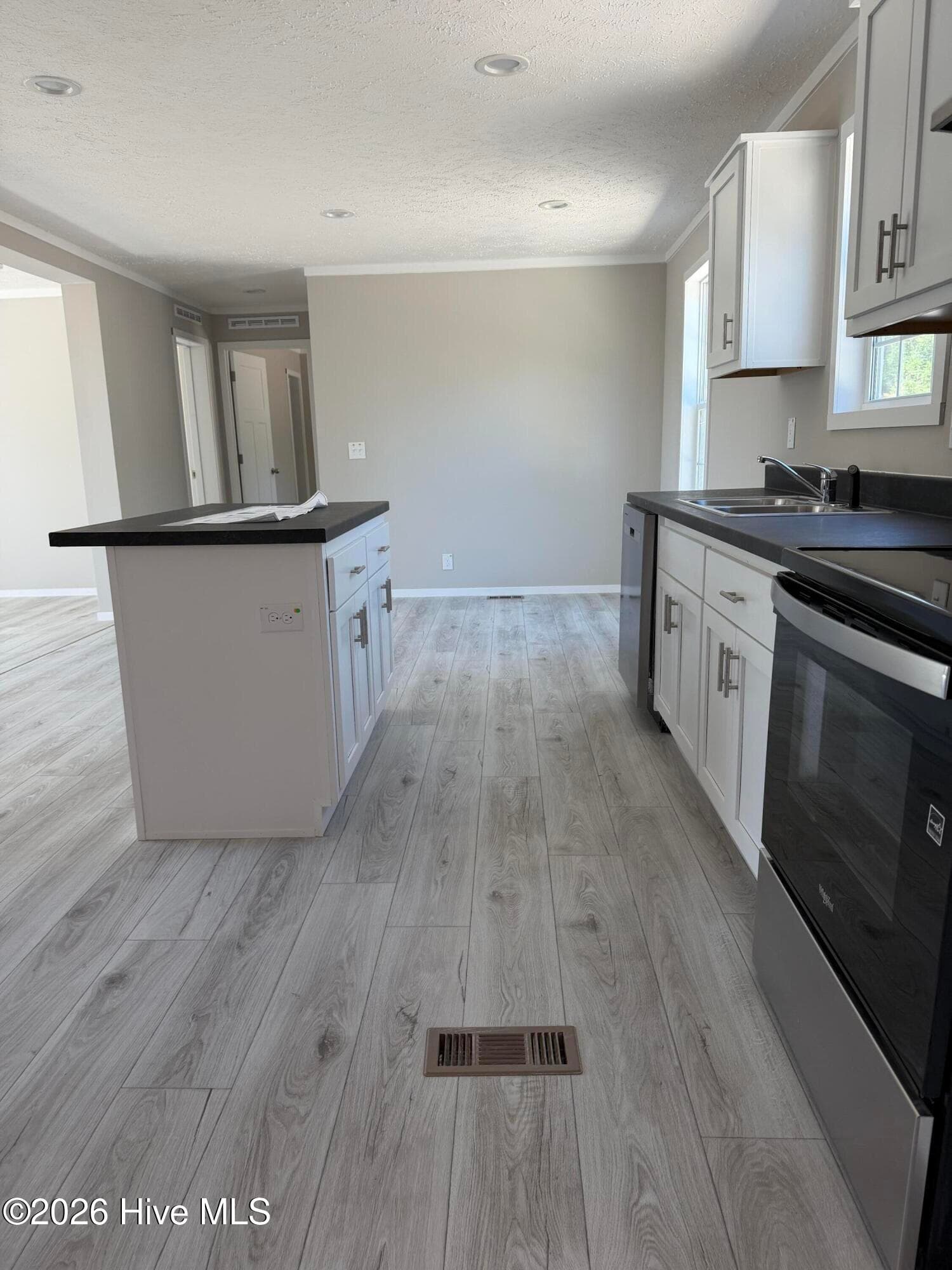 Manufactured Home at 446 Mt Zion Rd Road, Trenton, SC 29847, photo 8 of 31