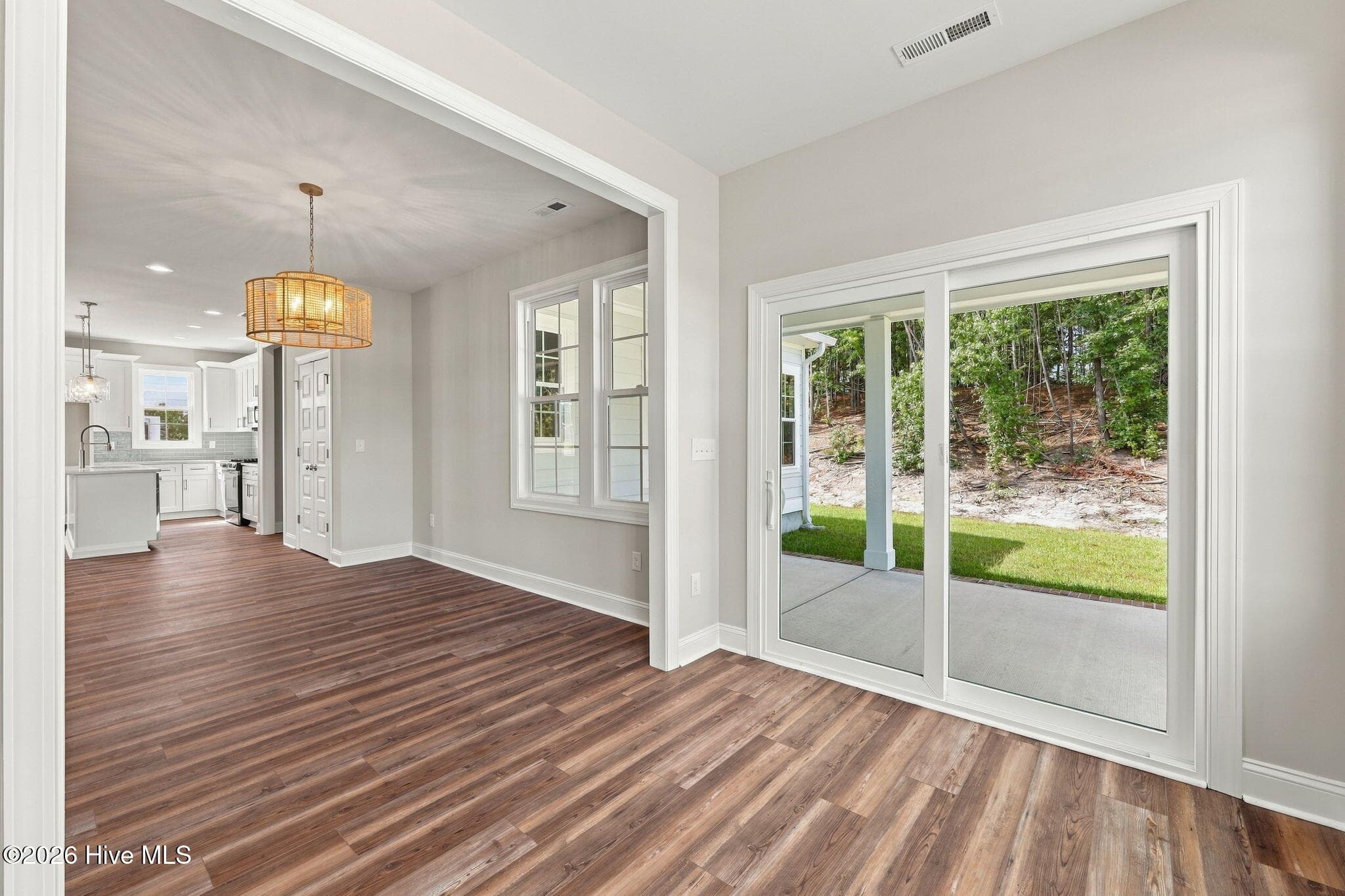 Single Family Residence at 4004 Brighton Drive, New Bern, NC 28562, photo 21 of 71