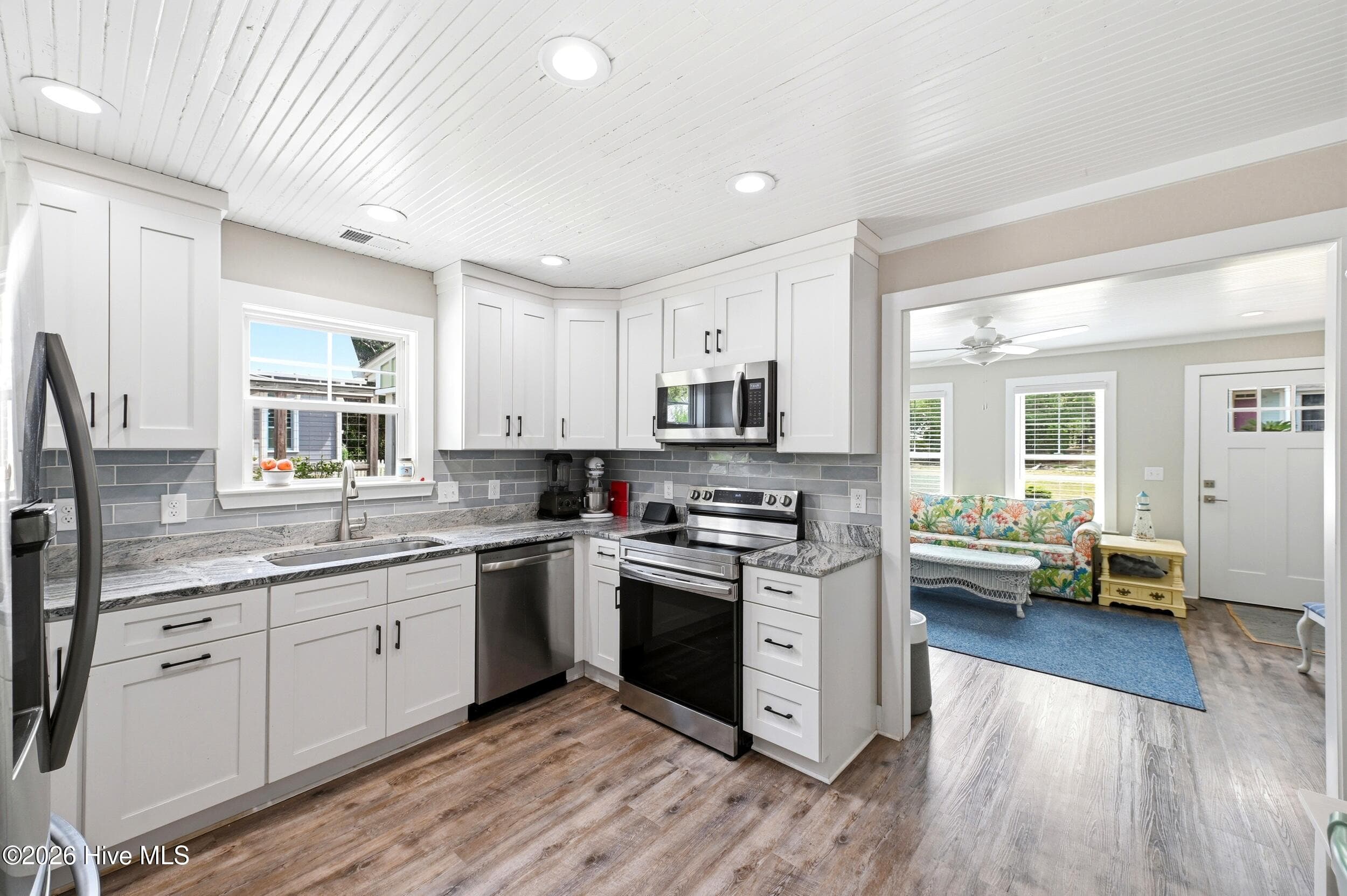 Single Family Residence at 609 Clarendon Avenue, Southport, NC 28461, photo 2 of 5