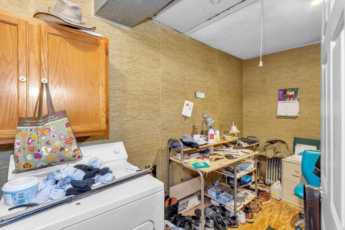 laundry room - 7025 Rance Perry Road, Appling, GA 30802