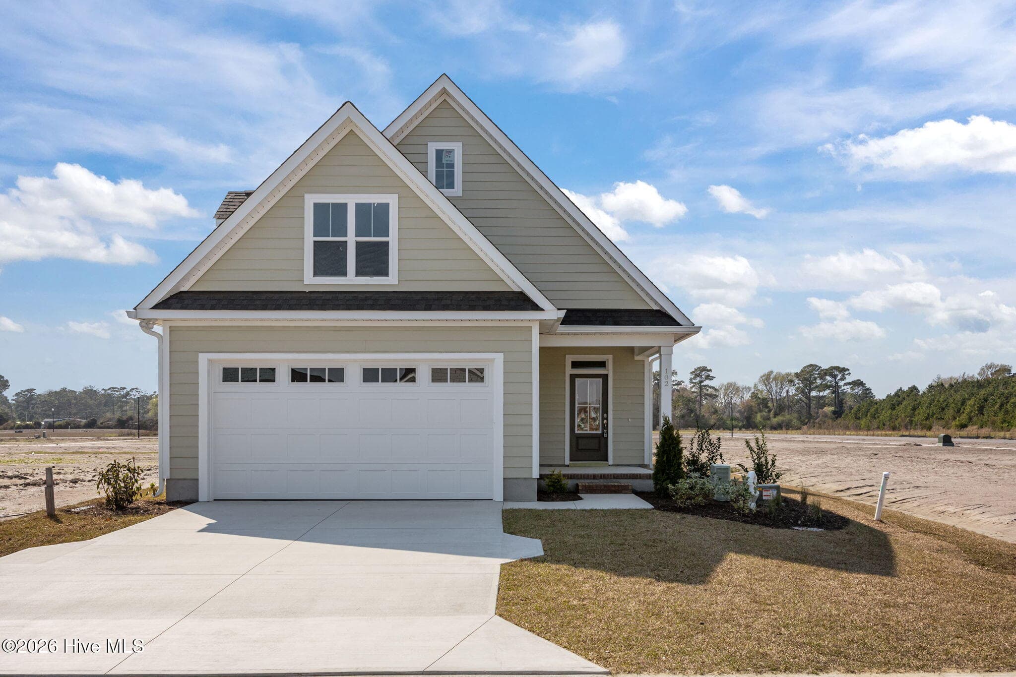 Single Family Residence at 102 Golden Finch Drive, Beaufort, NC 28516, photo 7 of 93