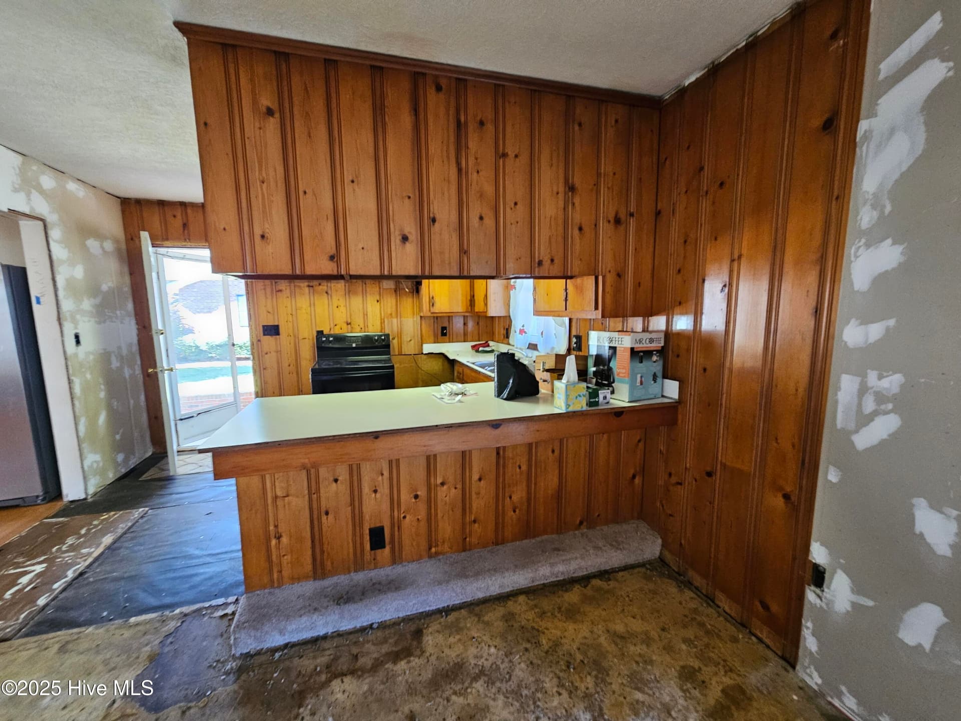 Single Family Residence at 124 Kimberly Drive, Clinton, NC 28328, photo 12 of 16
