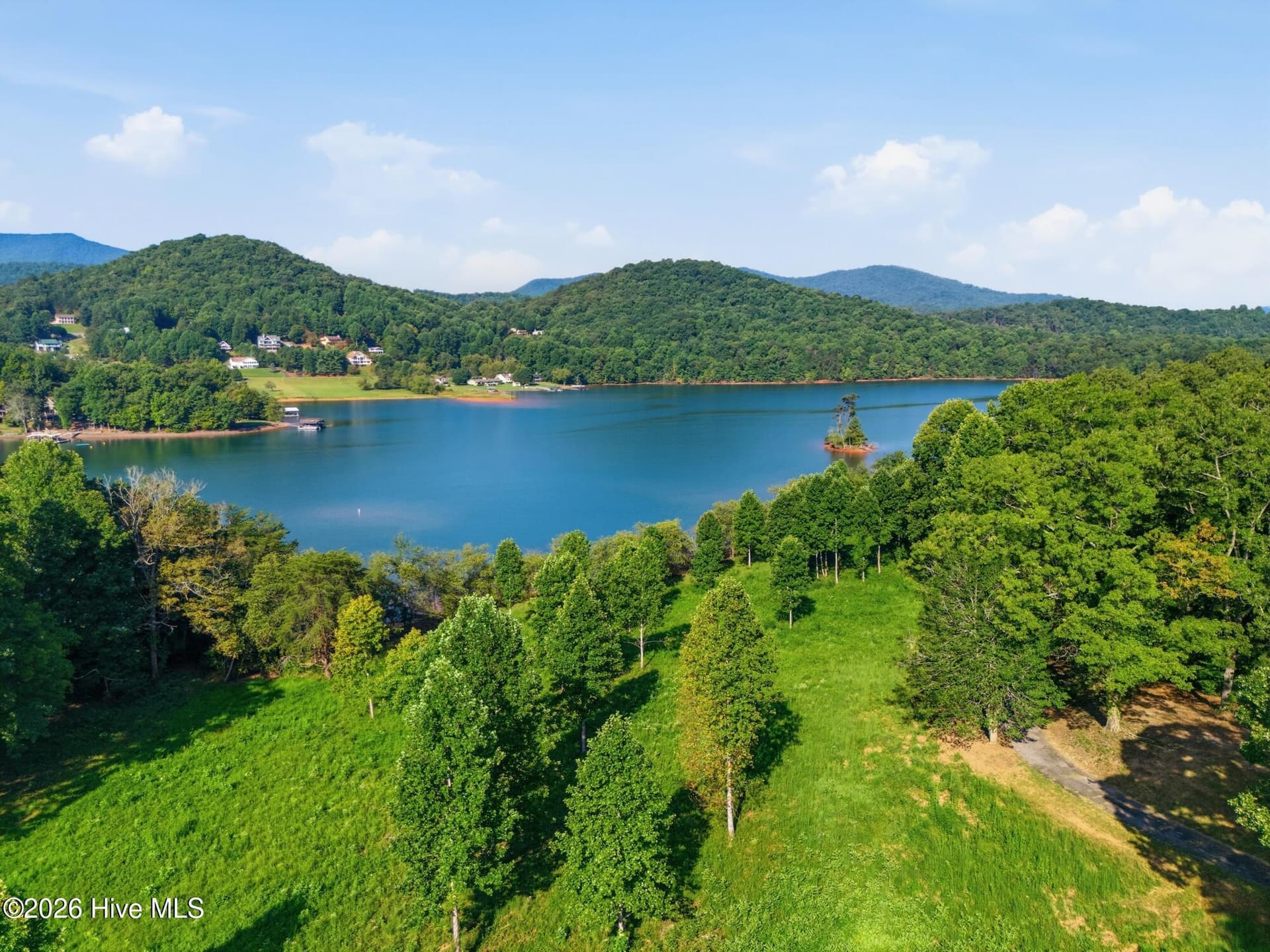 314 Lakeside Drive, Hiawassee, GA 30546