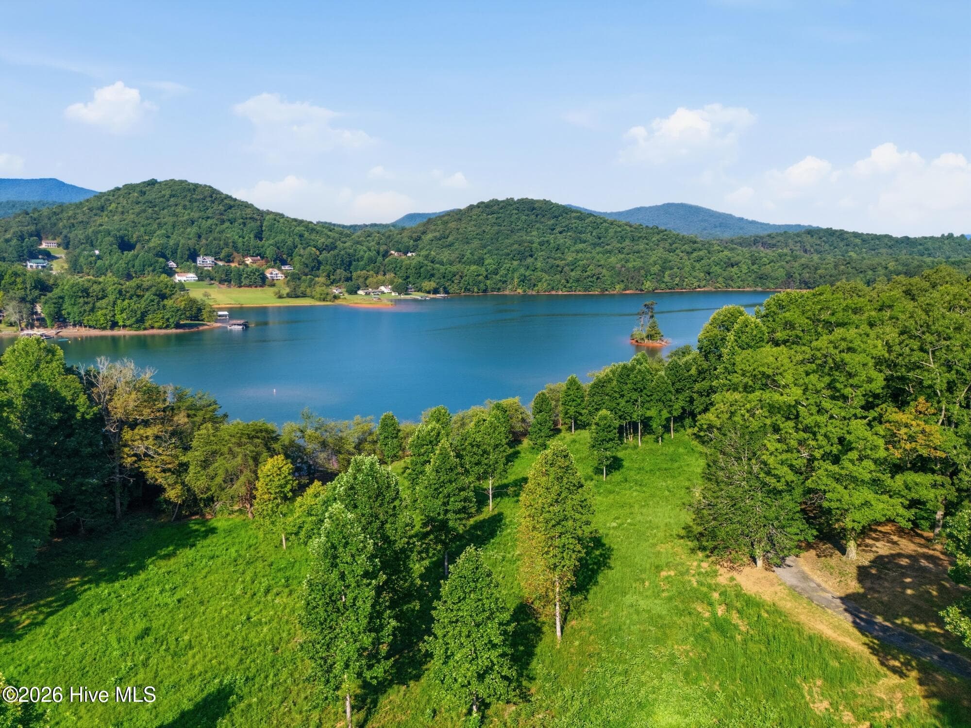 314 Lakeside Drive, Hiawassee, GA 30546