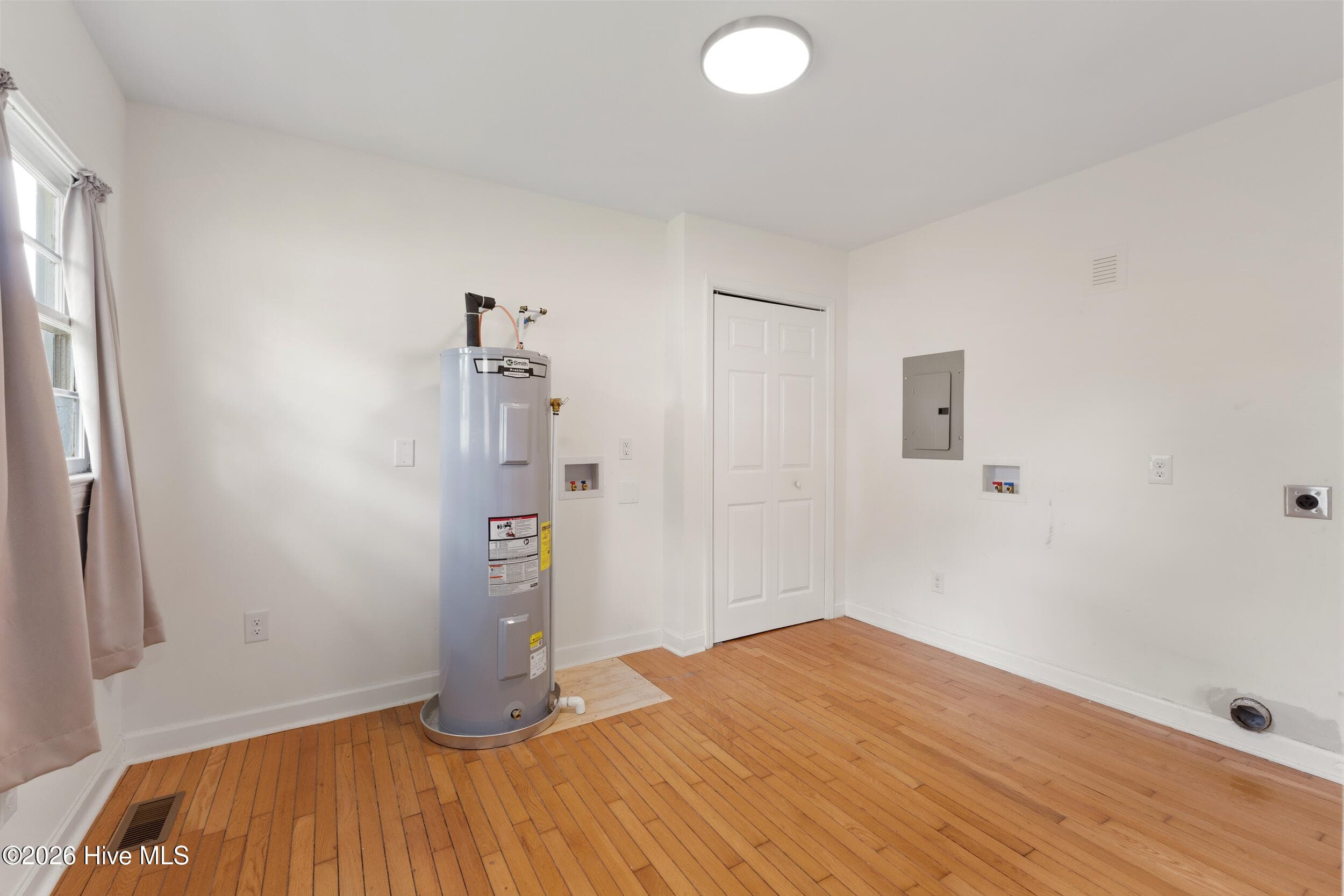 Single Family Residence at 4109 Peachtree Avenue, Wilmington, NC 28403, photo 26 of 50