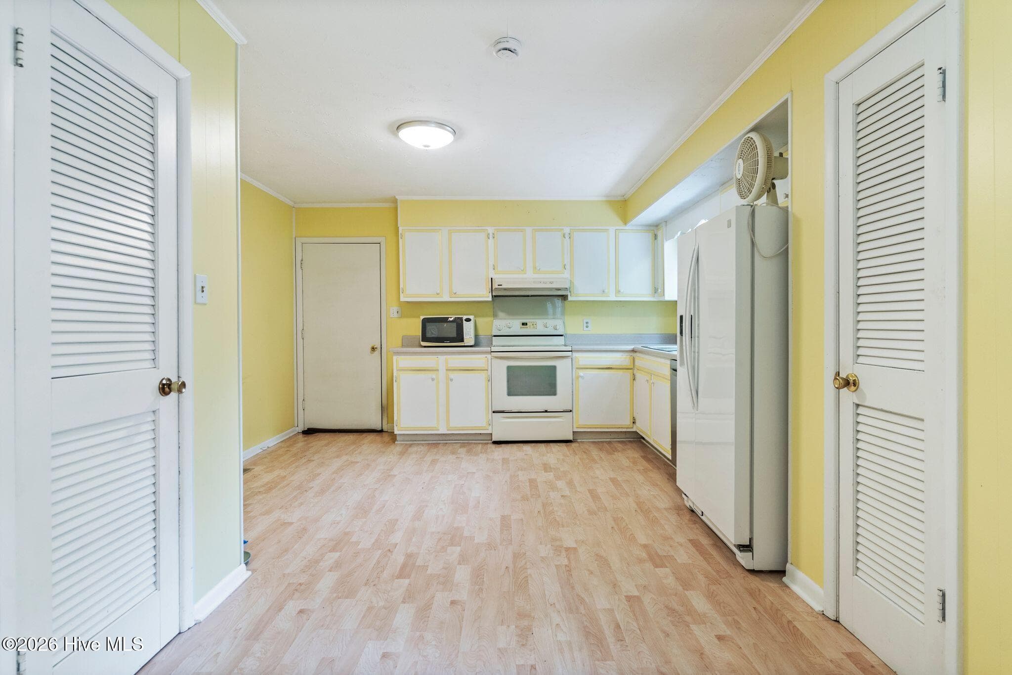 414 Thomas Drive, Jacksonville, NC 28546
