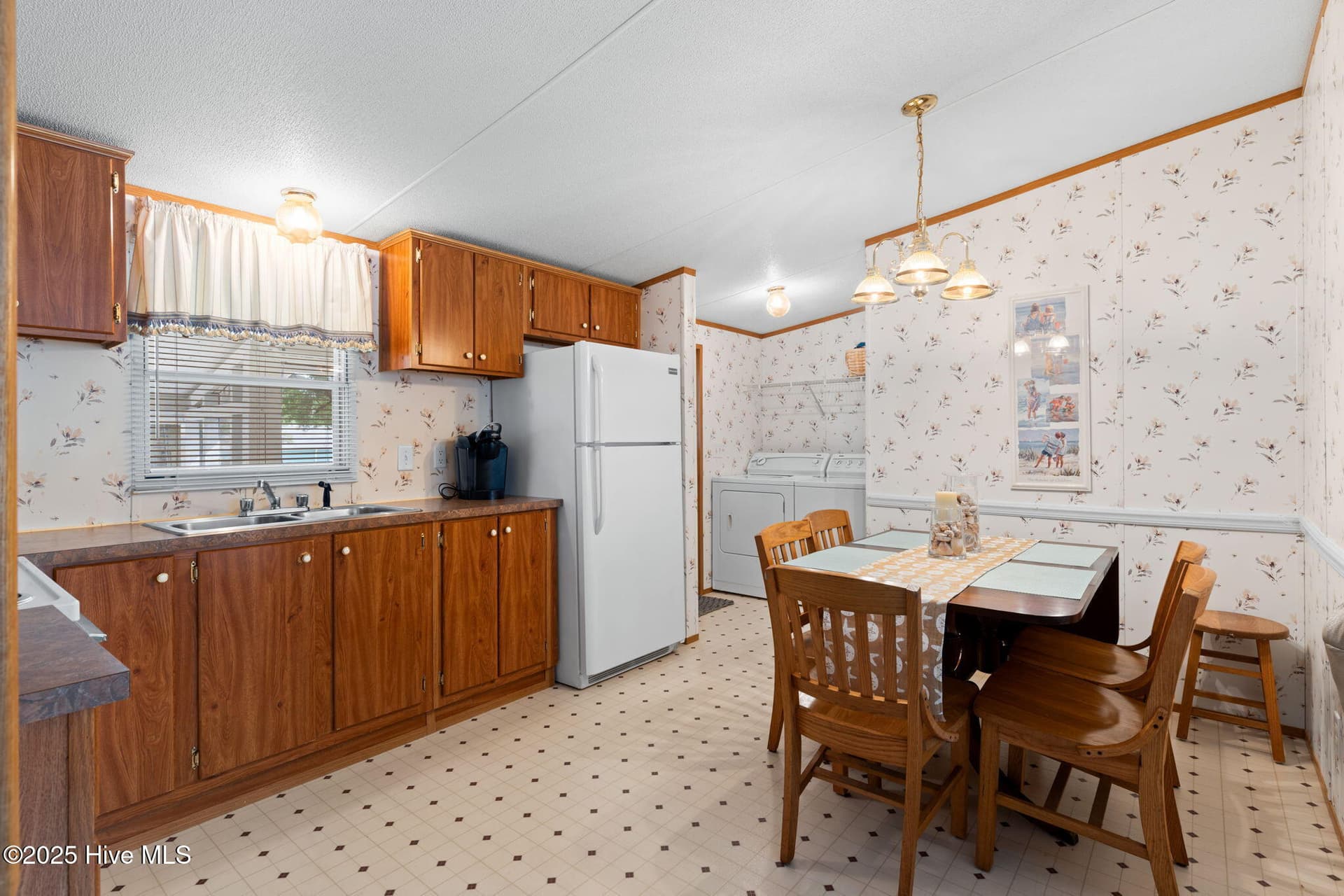 Manufactured Home at 7203 Banner Street SW, Ocean Isle Beach, NC 28469, photo 3 of 4