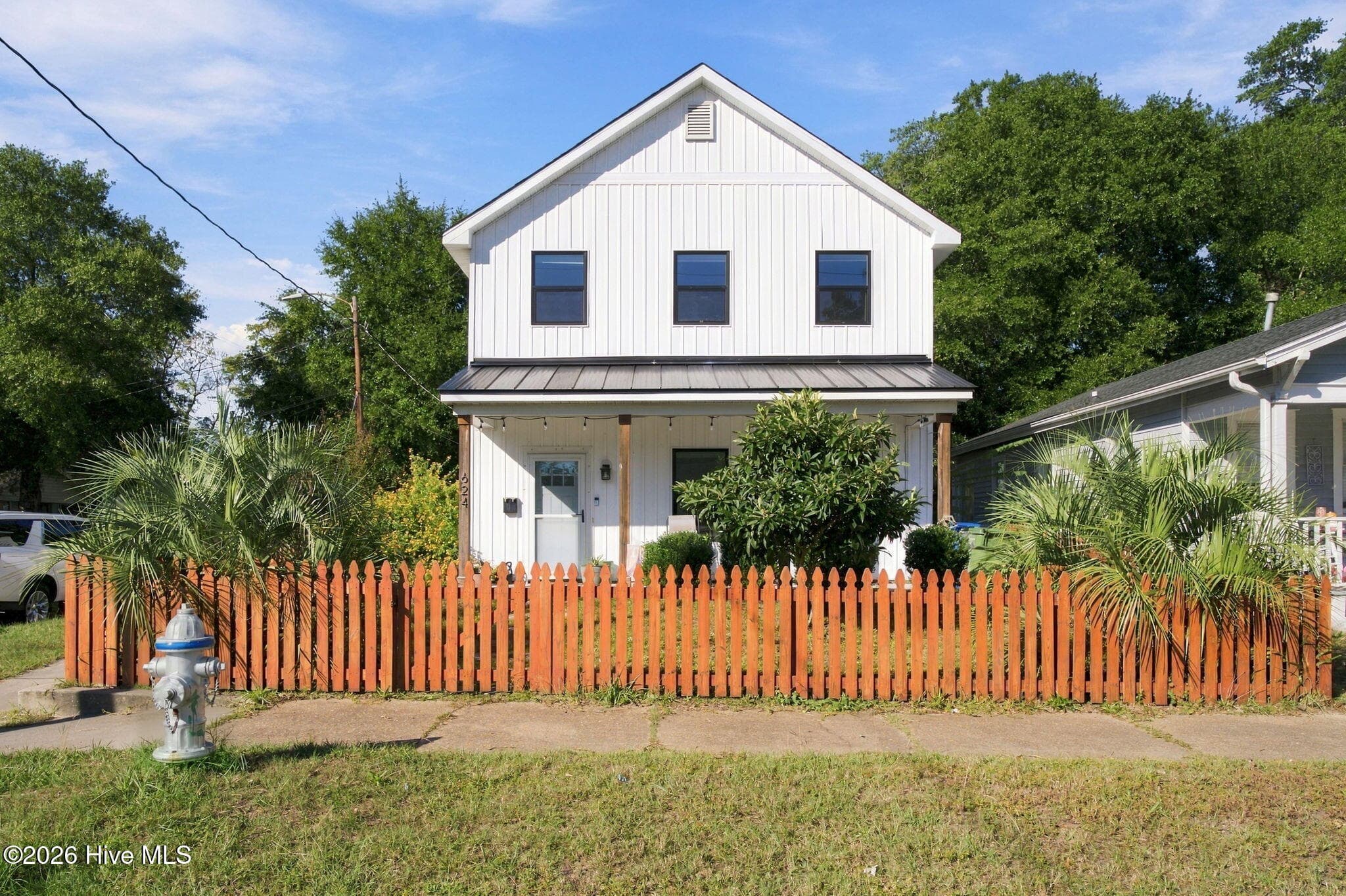 Single Family Residence at 624 S 8th Street, Wilmington, NC 28401, photo 5 of 119