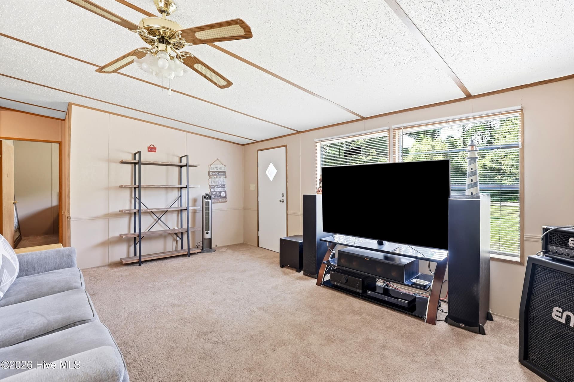 Manufactured Home at 709 Inlet Acres Drive, Wilmington, NC 28412, photo 4 of 44