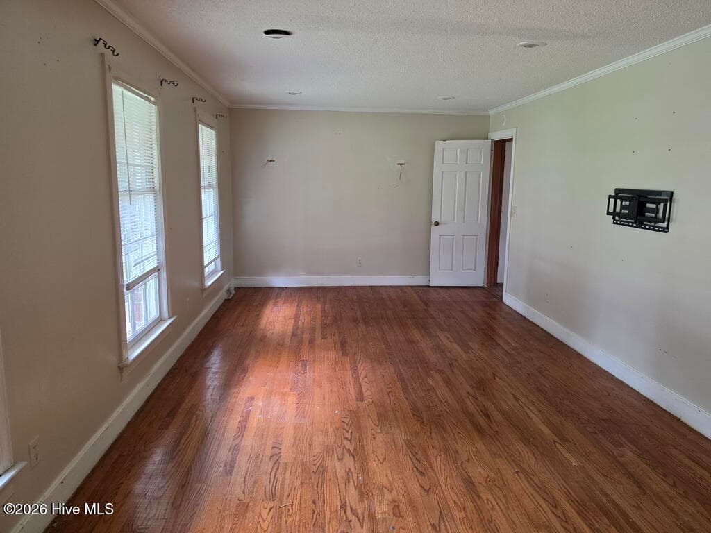 Single Family Residence at 2211 Tanglewood Drive, Kinston, NC 28504, photo 4 of 15