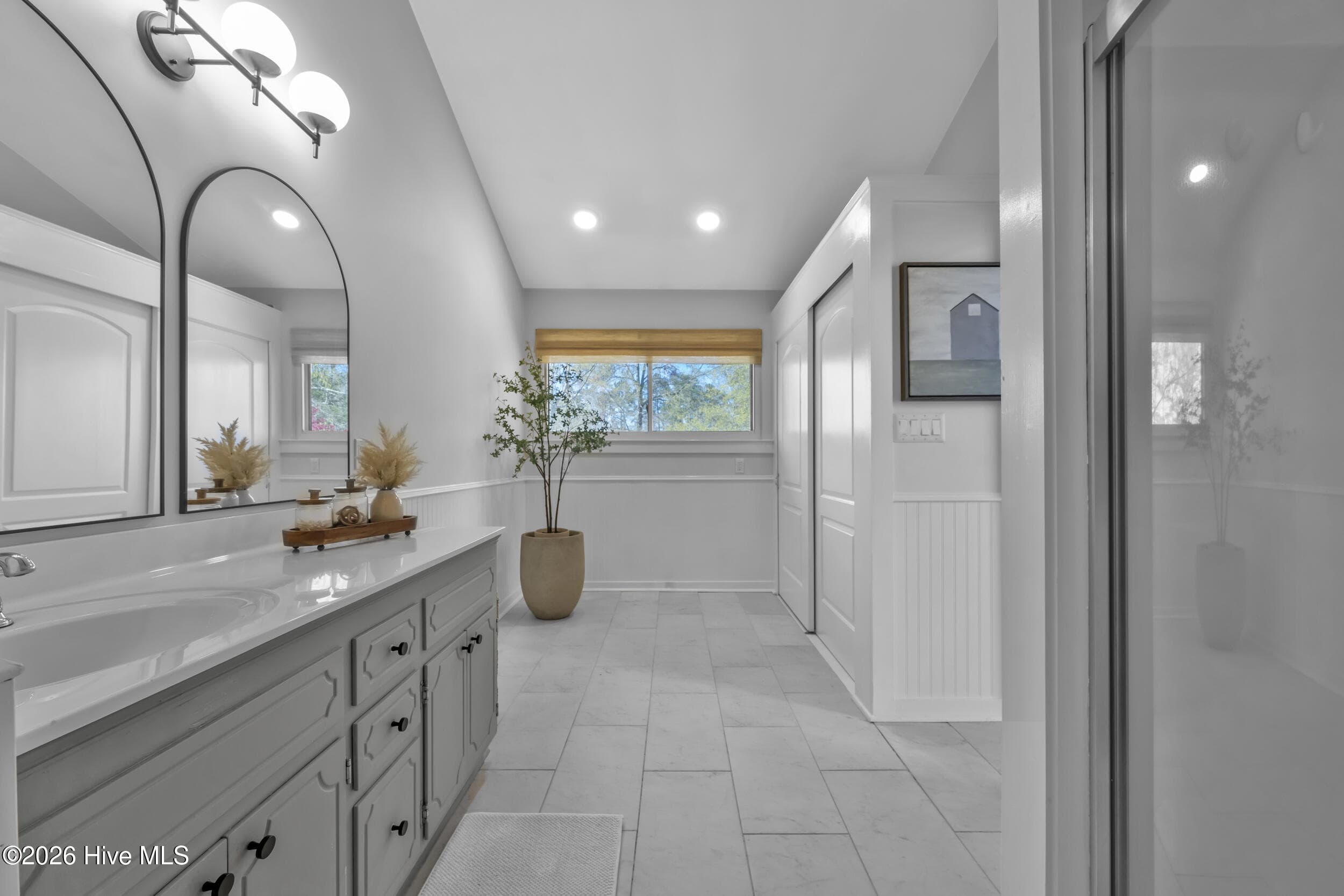 Tile floors in Bathroom at owner's bedroom - 401 S Lake Drive, Thomson, GA 30824
