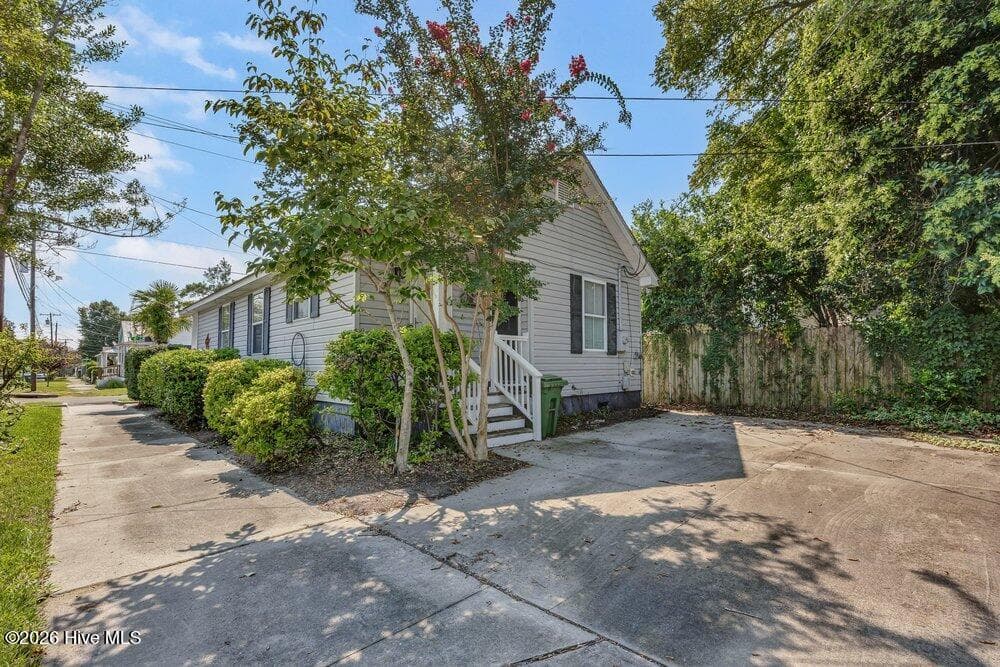 Single Family Residence at 100 S 11th Street, Wilmington, NC 28401, photo 22 of 24