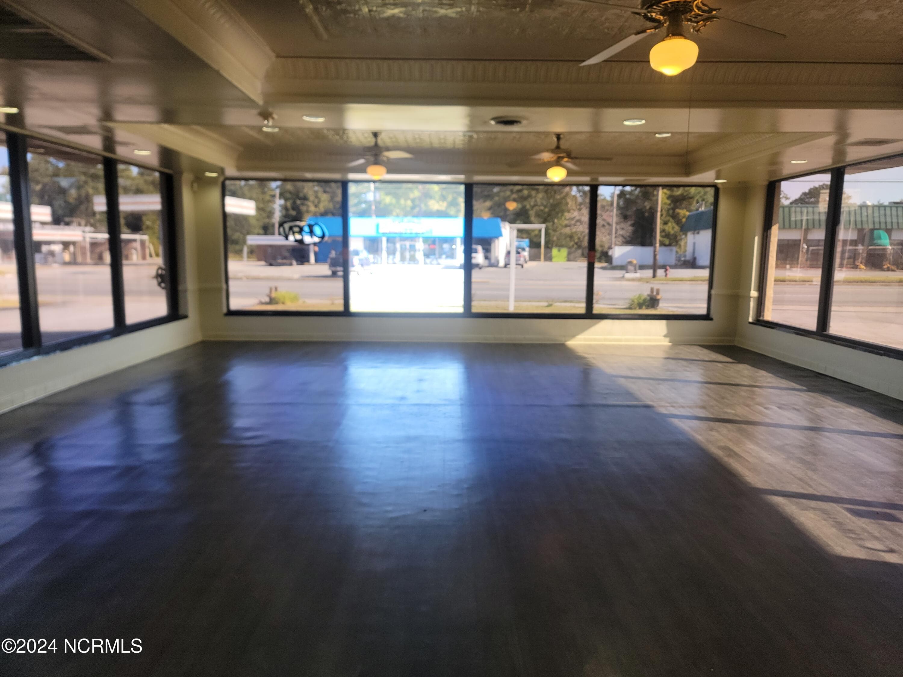 Improved at 2405 Neuse Boulevard, New Bern, NC 28562, photo 9 of 20