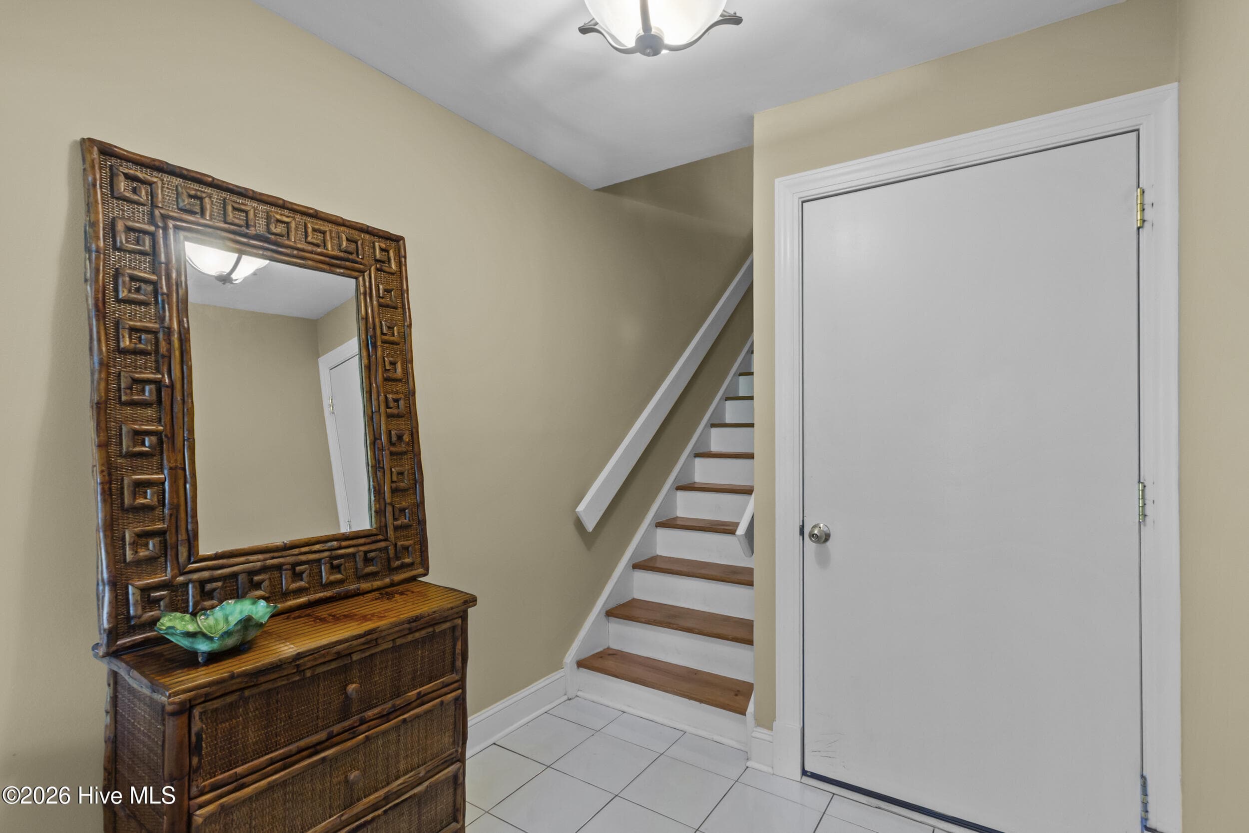 Entryway / Foyer / Stairway - 5 Batts Hill Road, New Bern, NC 28562