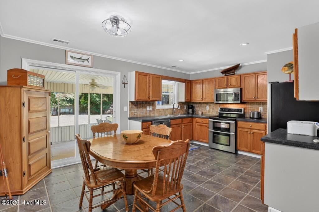 Single Family Residence at 231 Devonshire Drive, Havelock, NC 28532, photo 4 of 20