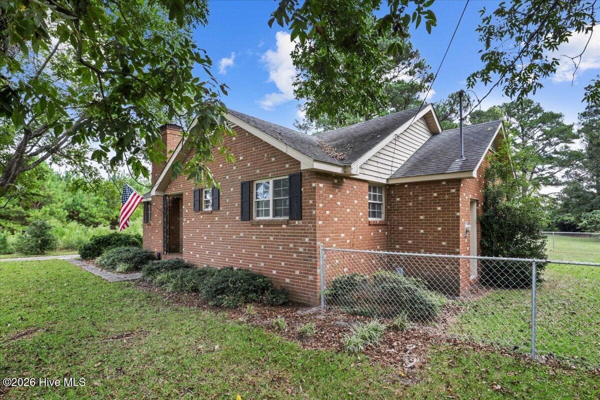 Single Family Residence at 489 Hwy 58 S, Kinston, NC 28504, photo 23 of 156