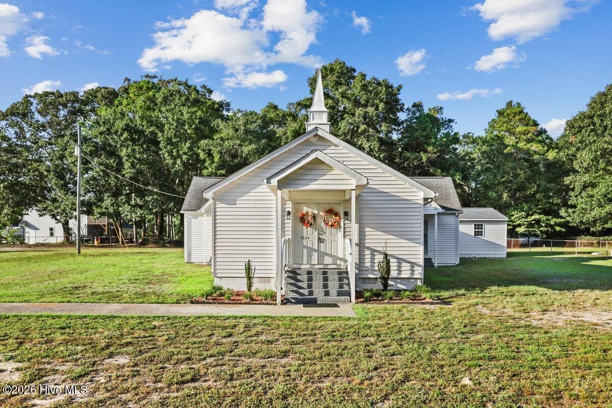 3664 Fields Station Road, La Grange, NC 28551