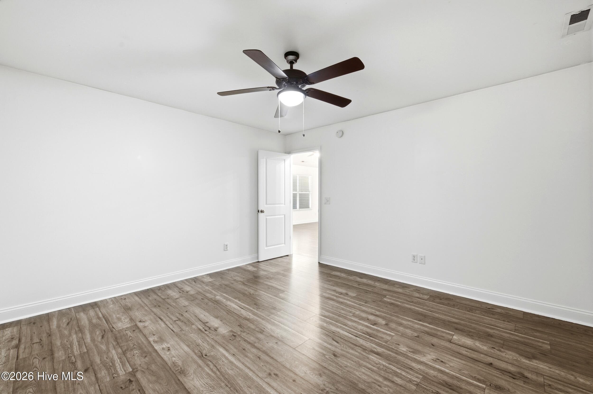 Flex Space - 122 Pond View Circle, Hampstead, NC 28443