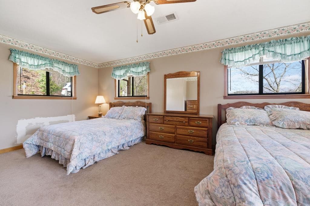Manufactured Home at 238 Lakeview Drive, Almond, NC 28702, photo 4 of 5