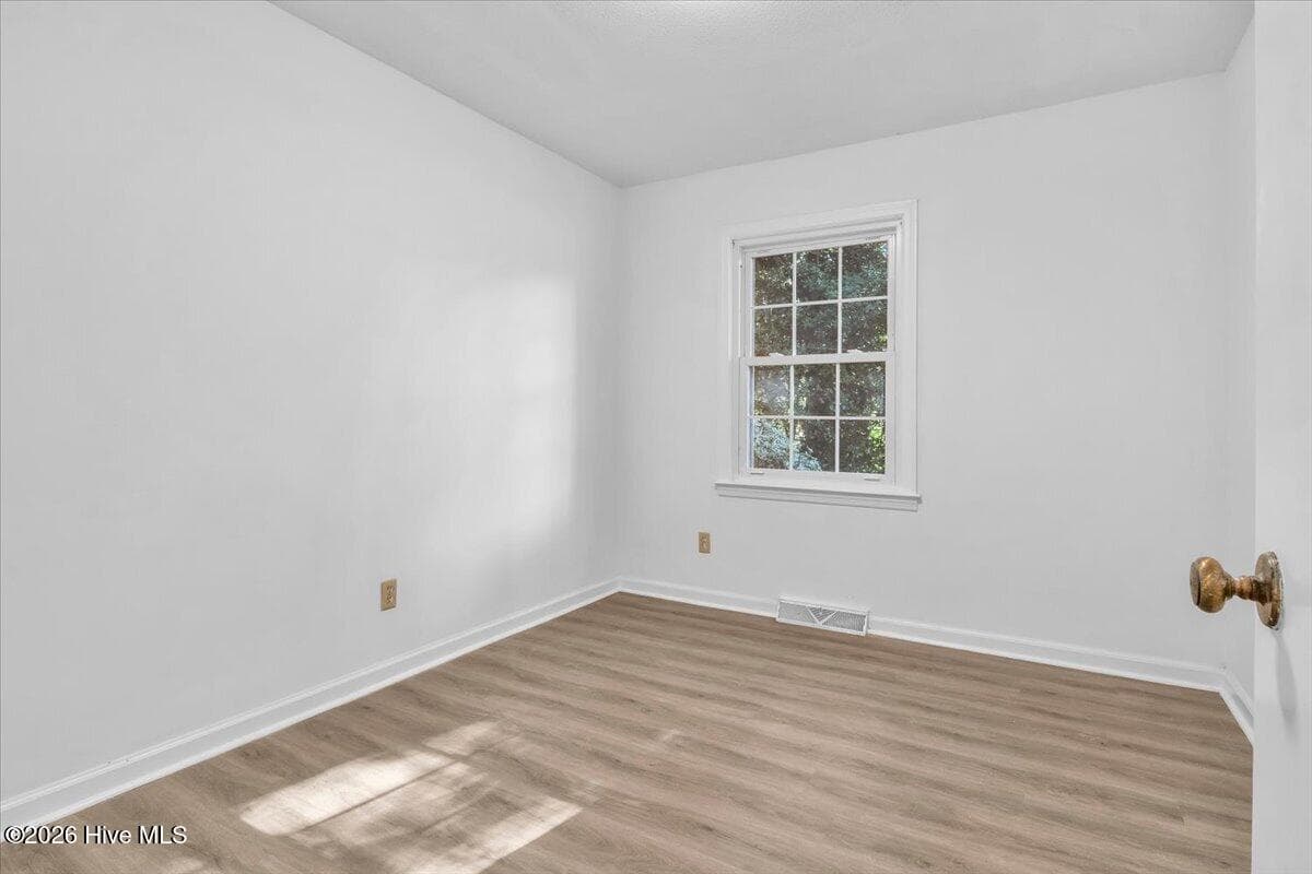 Single Family Residence at 5105 Belgrave Circle, Wilmington, NC 28403, photo 25 of 37