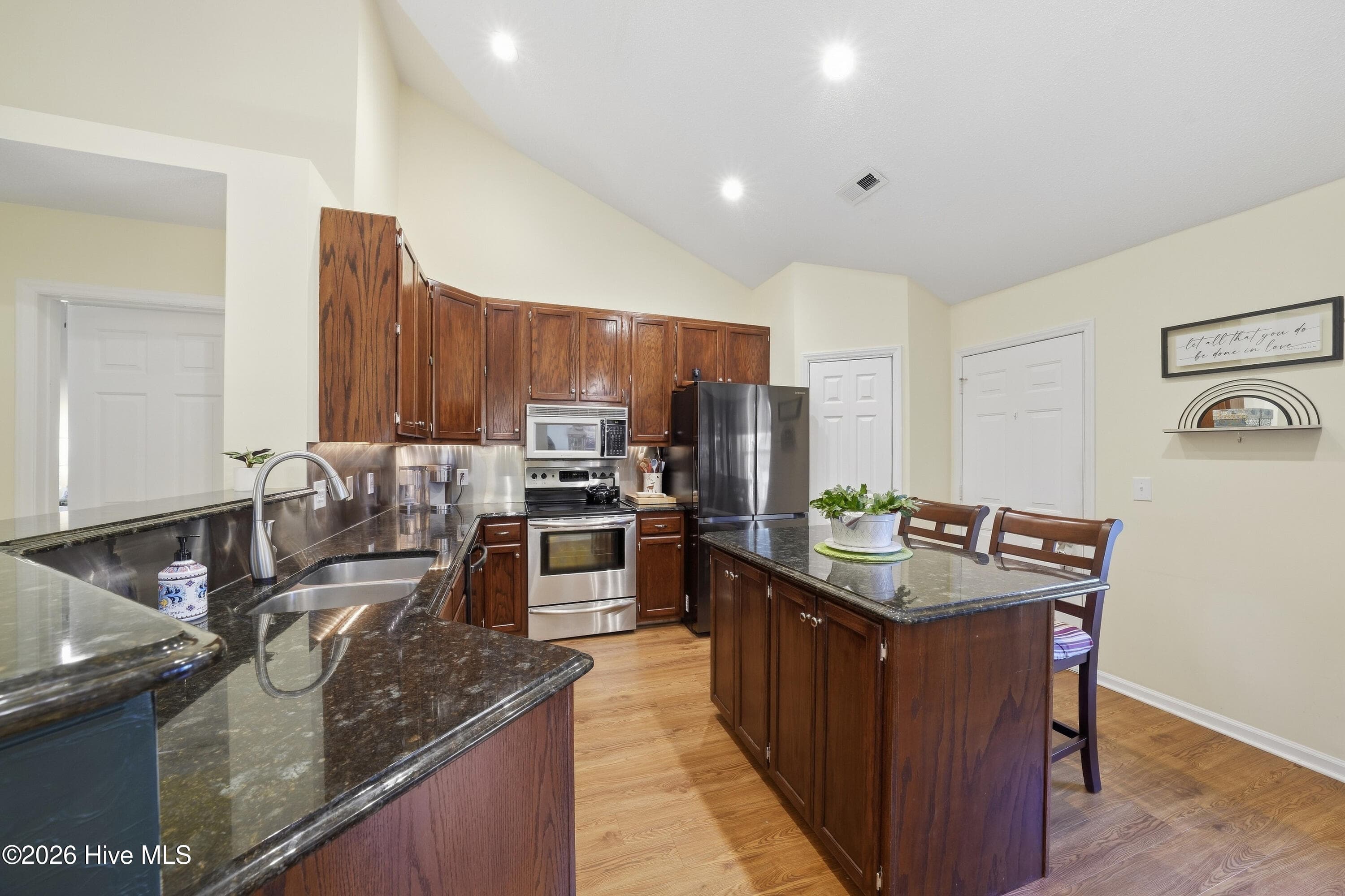 Single Family Residence at 5002 Blue Grass Court, Wilmington, NC 28409, photo 13 of 41