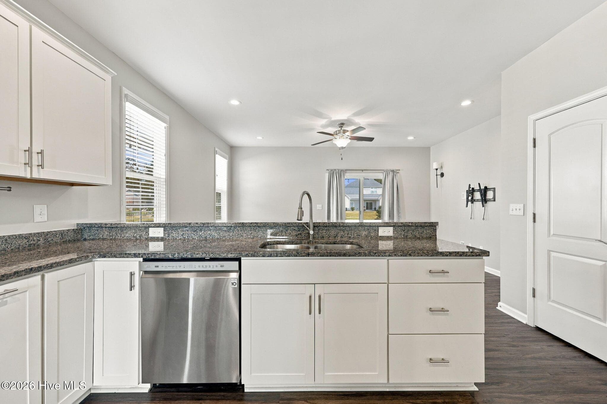Townhouse at 175 Old Murdoch Road 304, Morehead City, NC 28557, photo 13 of 46