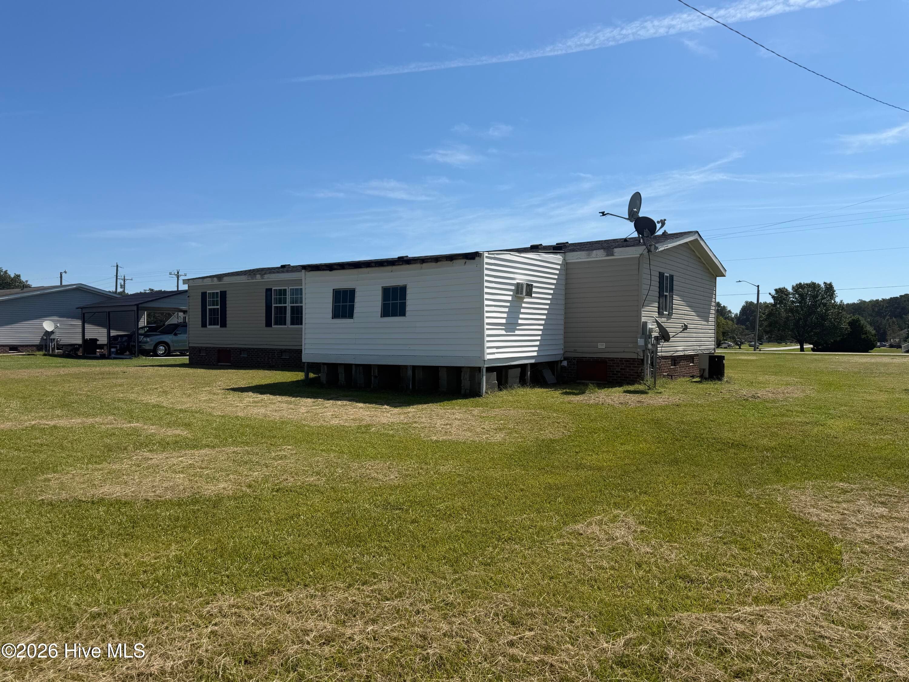 Manufactured Home at 2976 Bynum Farm Road, Pinetops, NC 27864, photo 4 of 23