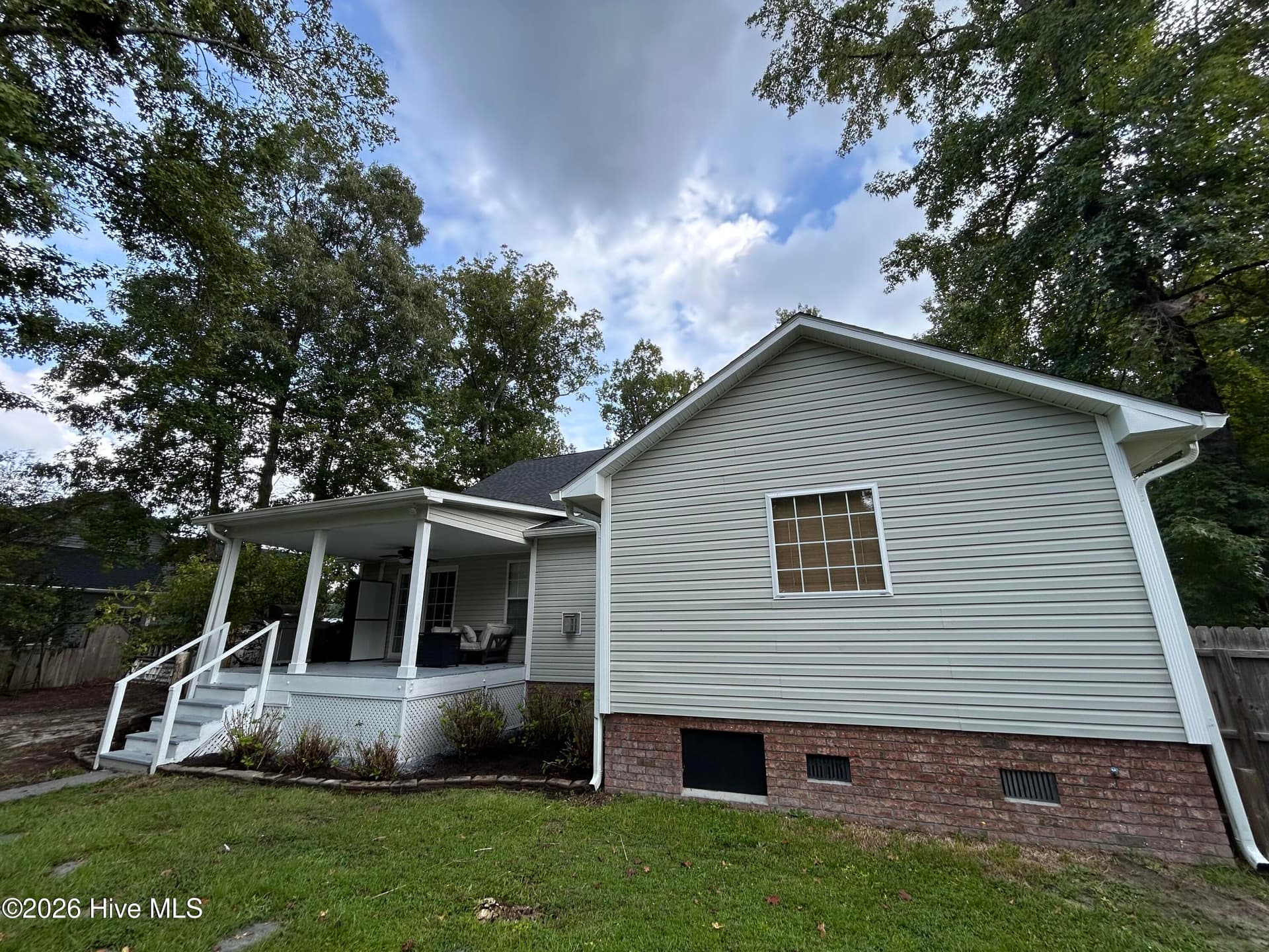 Single Family Residence at 303 Oakmont Drive, Hampstead, NC 28443, photo 37 of 41