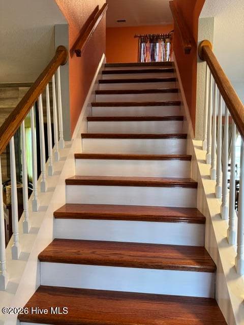 Hardwood stairs - 4131 N Nc 118 Highway, Grifton, NC 28530