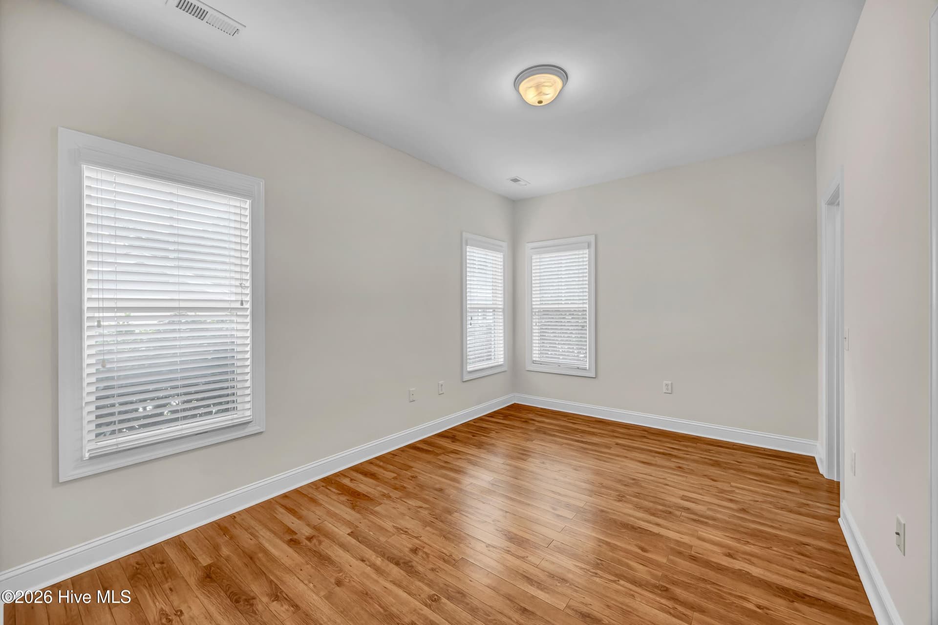 Condominium at 131 Myrtle Avenue, Wilmington, NC 28403, photo 16 of 24